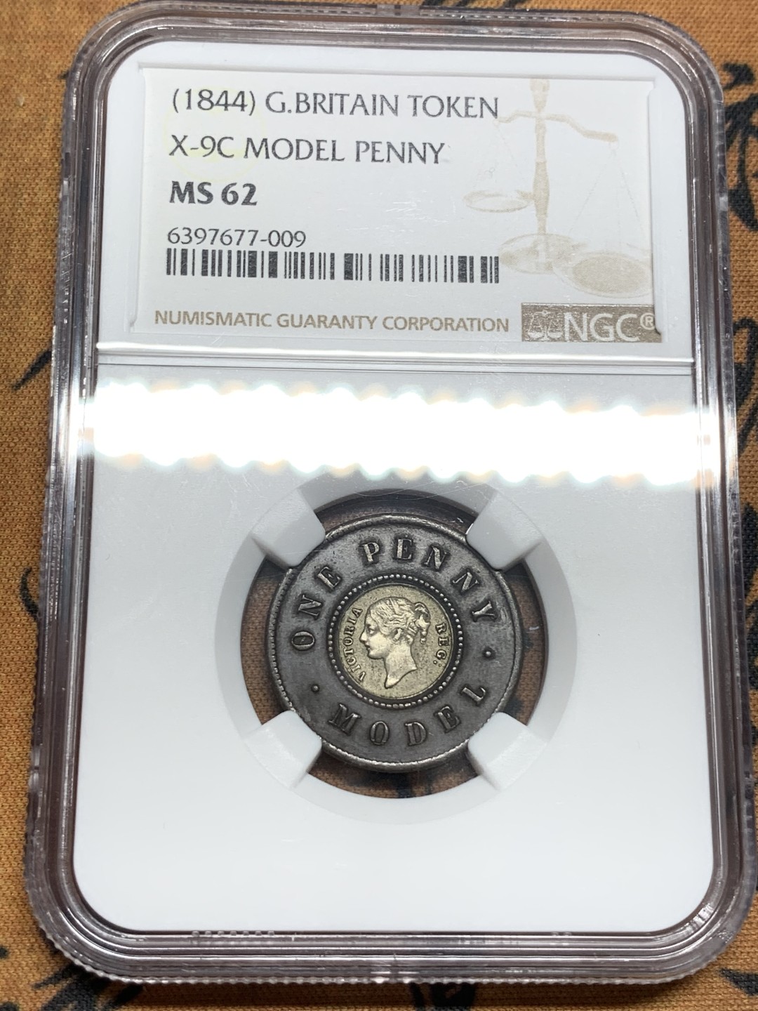 《竞宝斋》第85场-本周日，周一2场连拍（全场不限金额包邮） NGC MS62 1844年英国一便士双色币“章型便士” 细节极佳 感觉低评了 发行量很少