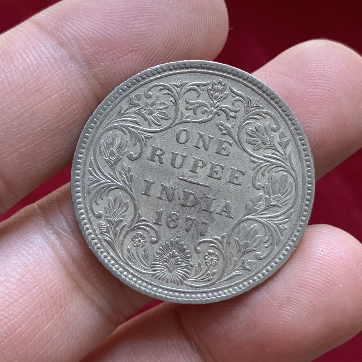 《竞宝斋》第85场-本周日，周一2场连拍（全场不限金额包邮） 英属印度 1877年 维多利亚 1卢比 银币