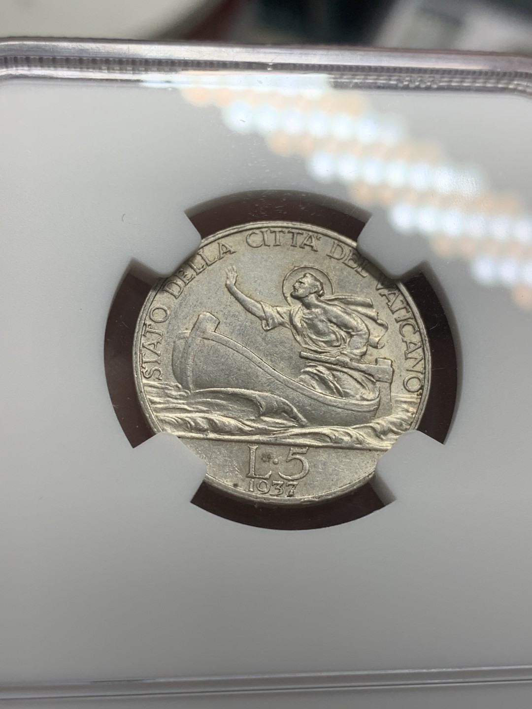 《竞宝斋》第85场-本周日，周一2场连拍（全场不限金额包邮） NGC AU55 梵蒂冈 1937年 5里拉 划船 银币 不多见的头像