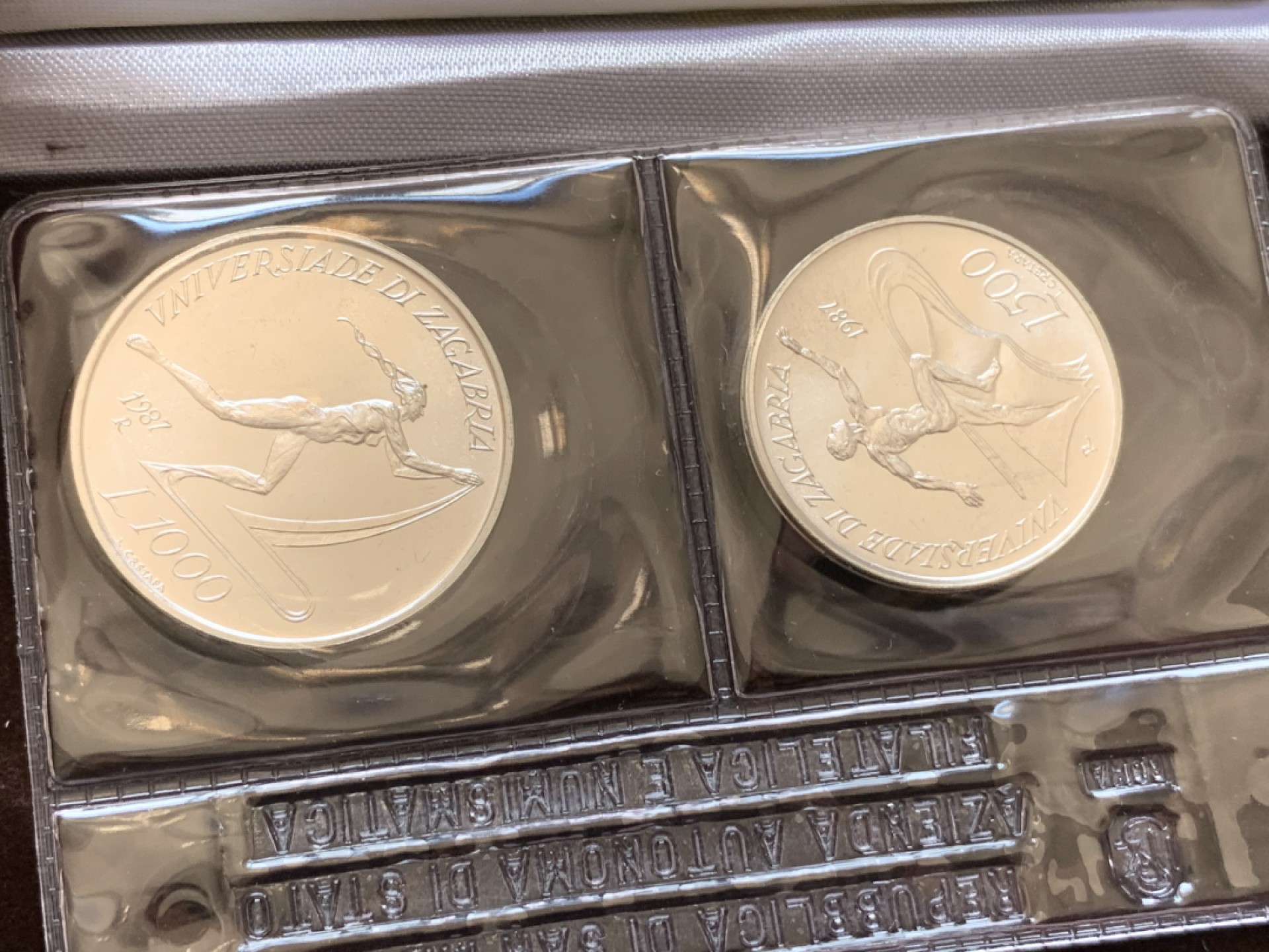 《竞宝斋》第85场-本周日，周一2场连拍（全场不限金额包邮） 原盒证书 圣马力诺1987年 萨格勒布运动会 500和1000里拉银币一对