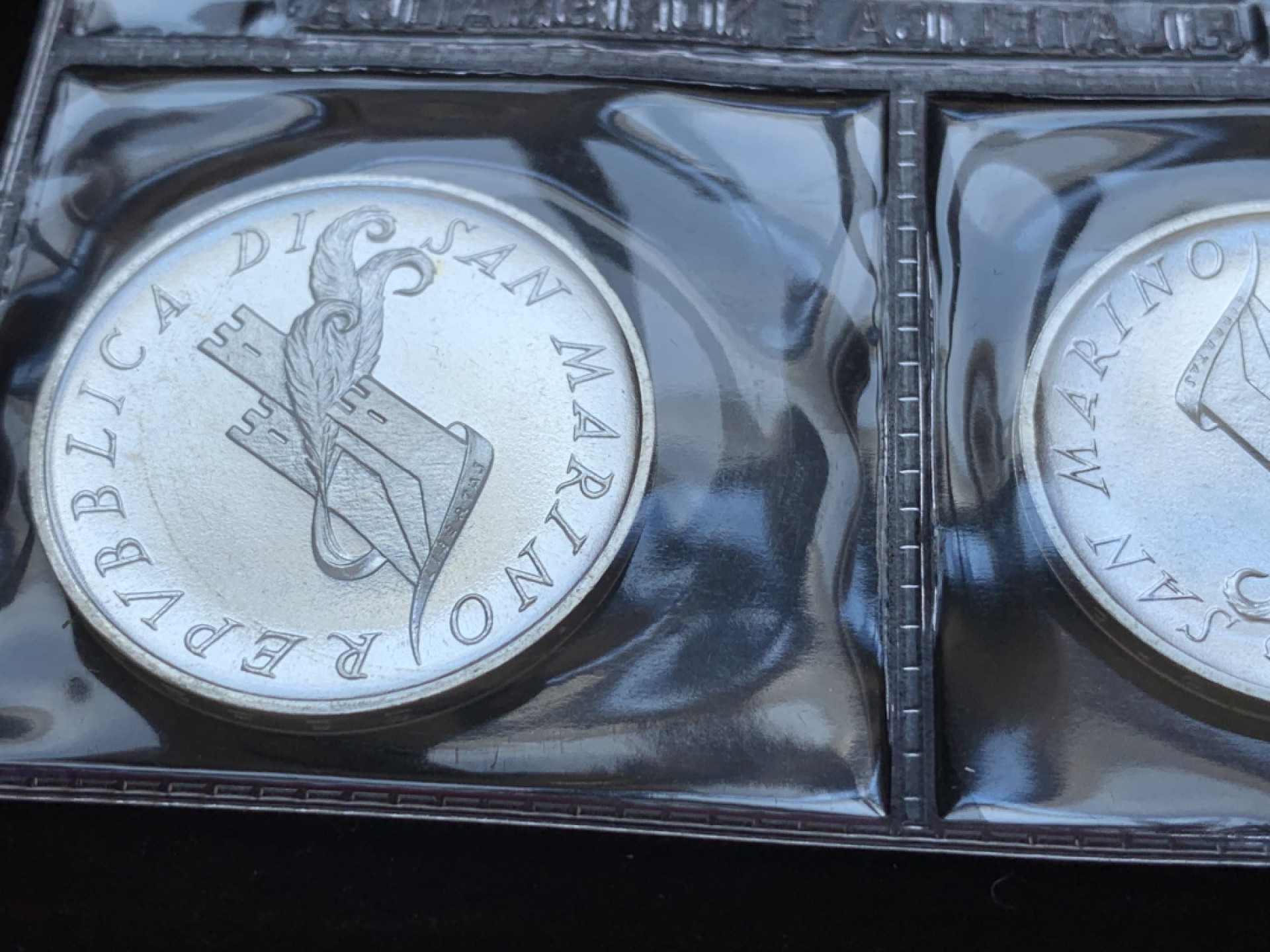 《竞宝斋》第85场-本周日，周一2场连拍（全场不限金额包邮） 原盒证书 圣马力诺1987年 萨格勒布运动会 500和1000里拉银币一对