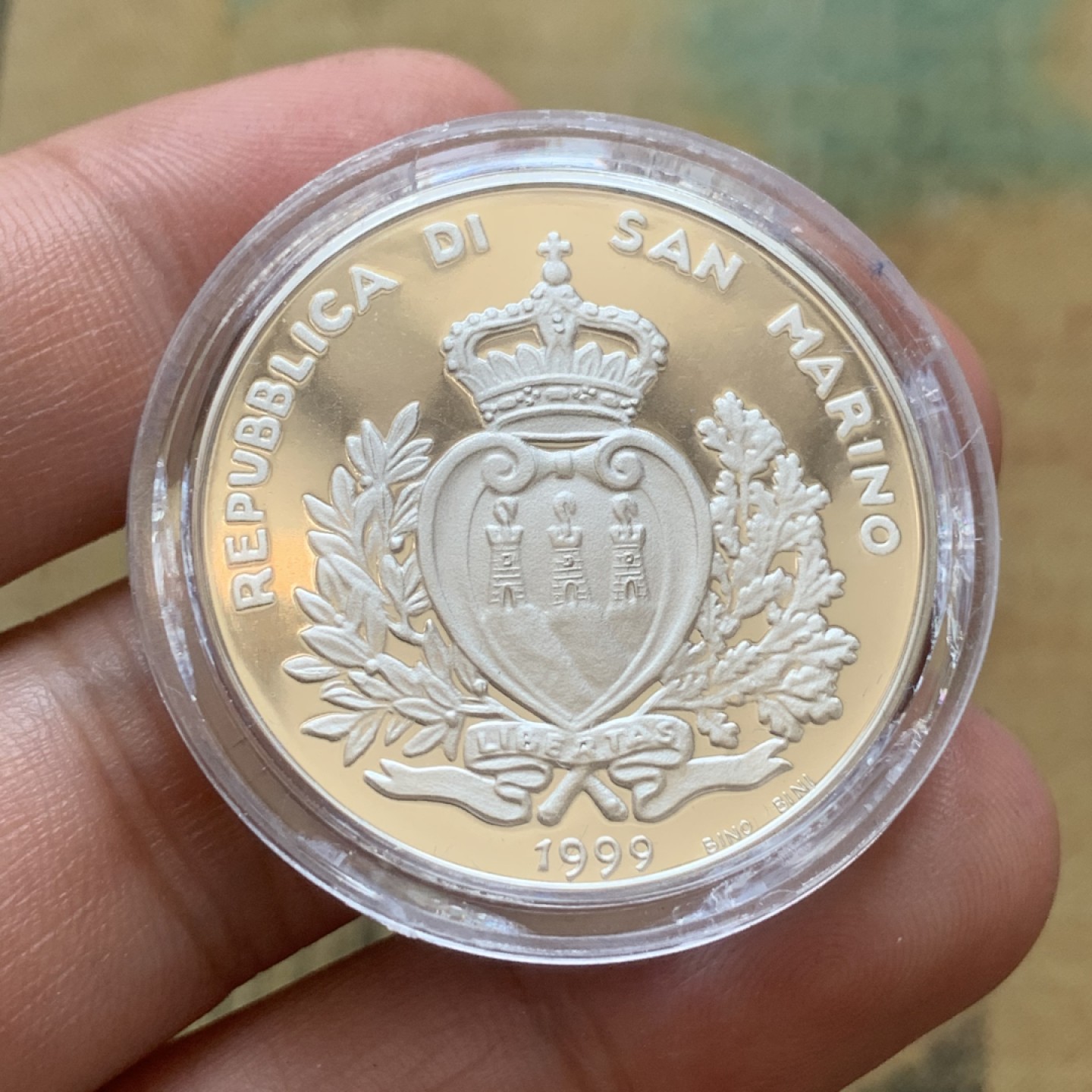 《竞宝斋》第85场-本周日，周一2场连拍（全场不限金额包邮） 原盒证书 圣马力诺1999年 千禧年纪念 10000里拉 精制大银币PROOF 22克 835银