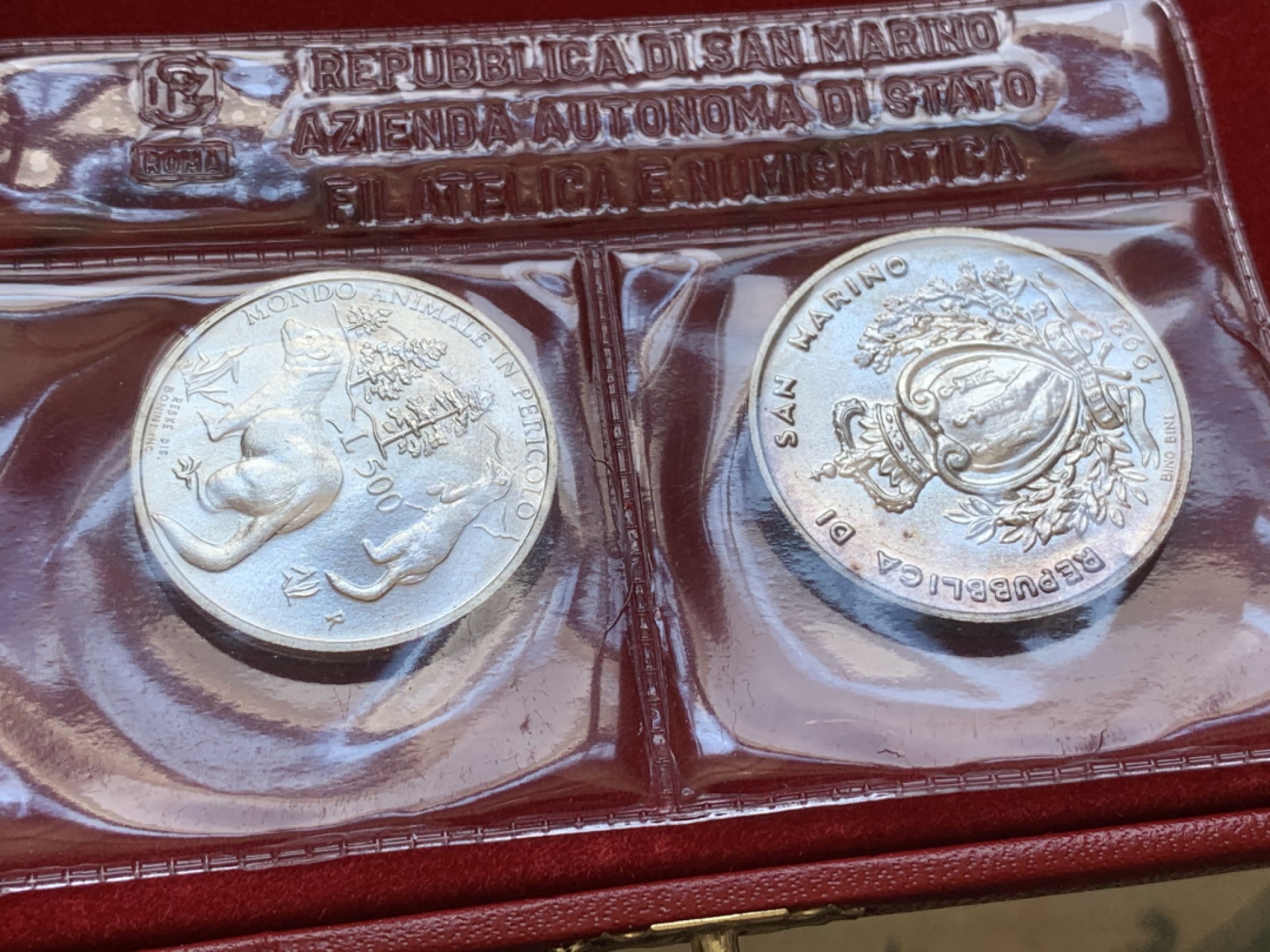 《竞宝斋》第85场-本周日，周一2场连拍（全场不限金额包邮） 原盒证书 圣马力诺1993年 珍惜动物 500和1000里拉 银币 动物系少见品种