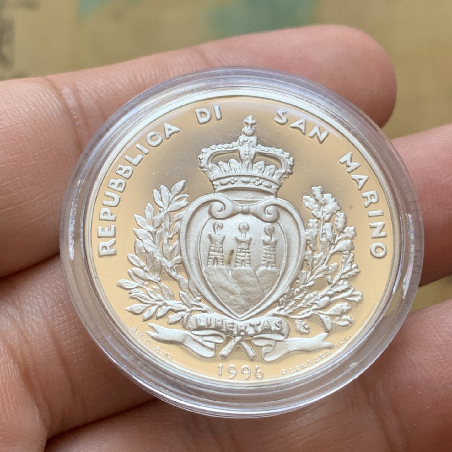 《竞宝斋》第85场-本周日，周一2场连拍（全场不限金额包邮） 原盒证书 圣马力诺1996年 纪念欧洲 10000里拉 精制大银币 22克 835银