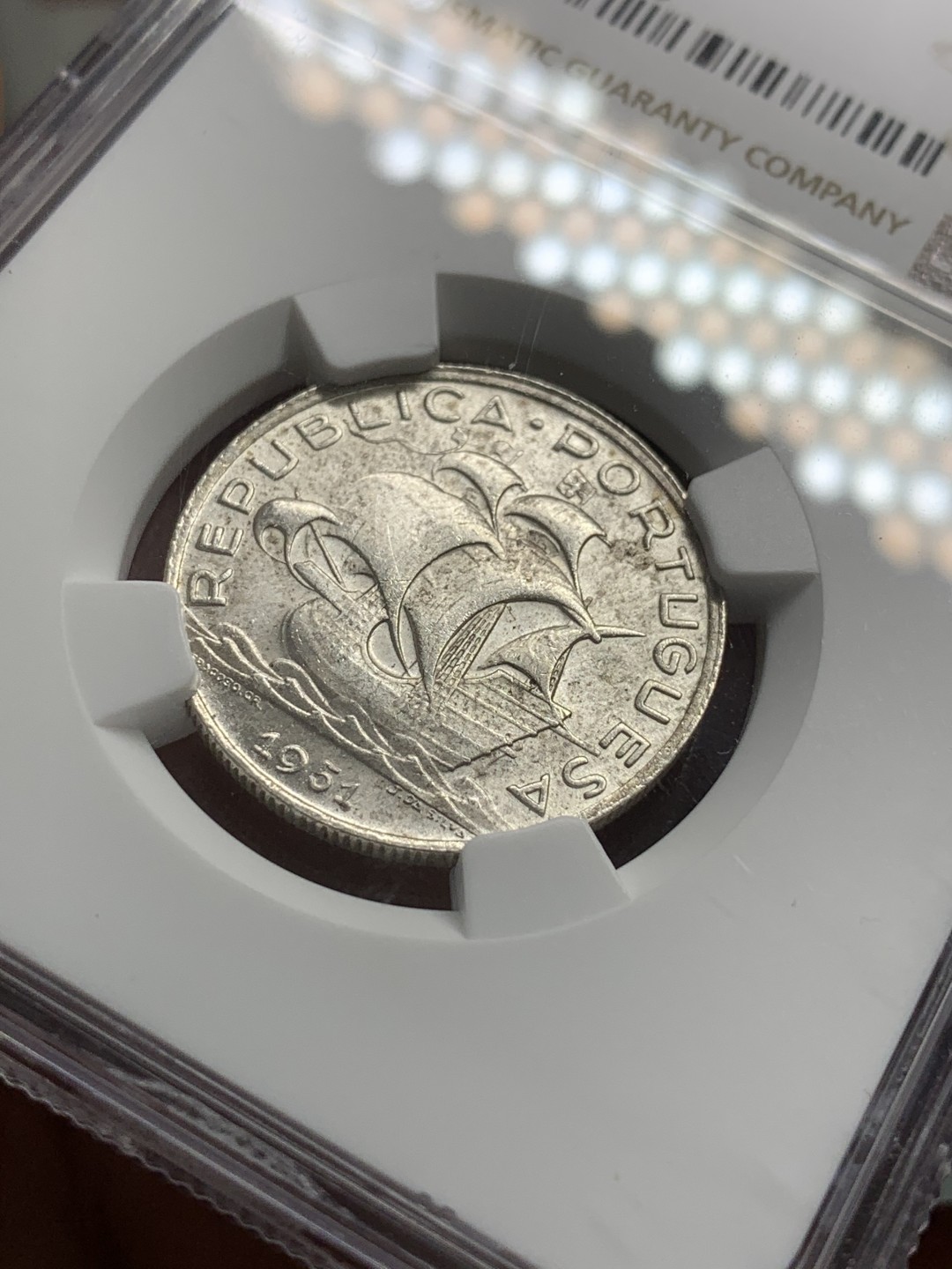 《竞宝斋》第85场-本周日，周一2场连拍（全场不限金额包邮） NGC-MS64 葡萄牙1951年 大帆船 5埃斯库多银币 原光好品 顶级分数