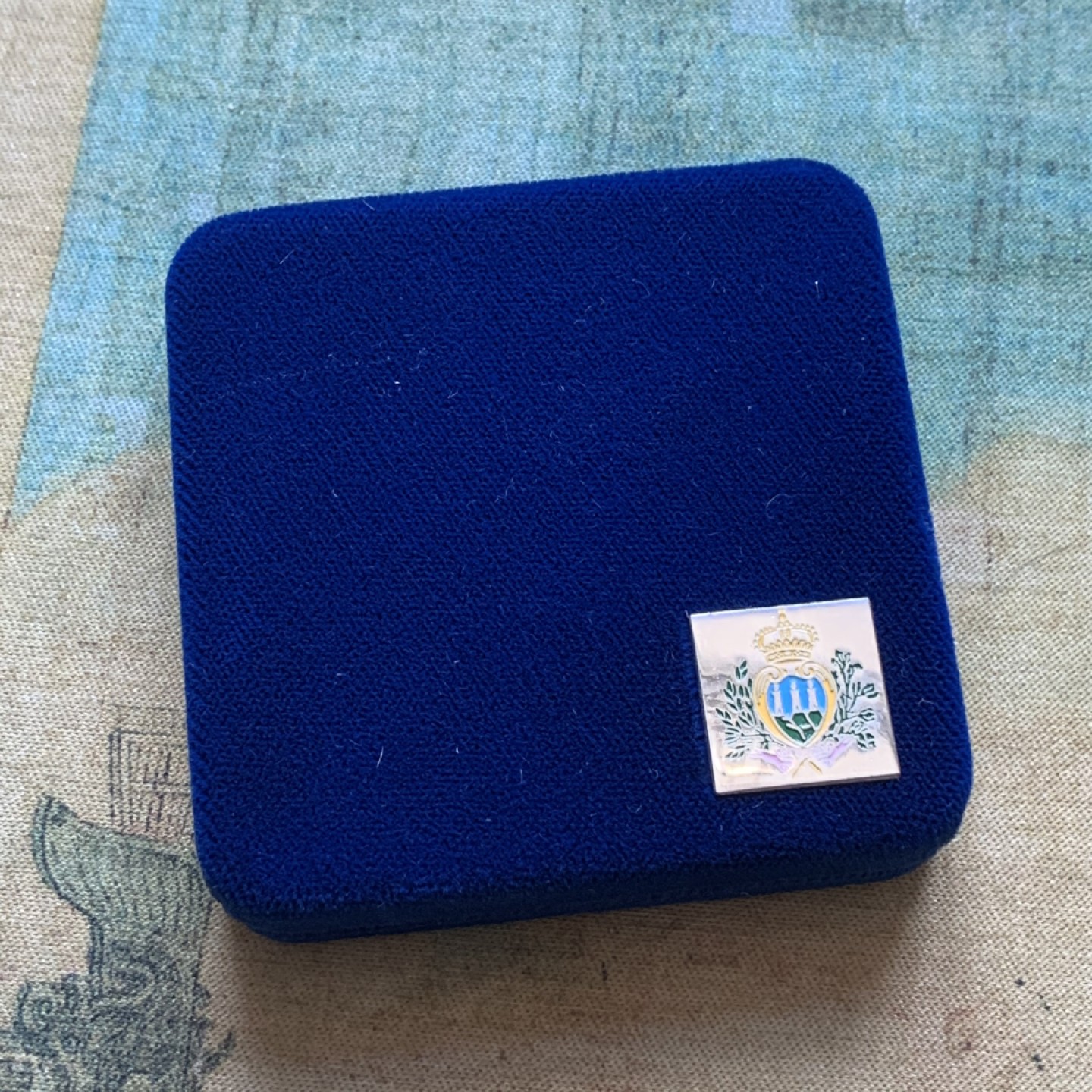 《竞宝斋》第85场-本周日，周一2场连拍（全场不限金额包邮） 原盒证书 圣马力诺1996年 纪念欧洲 10000里拉 精制大银币 22克 835银