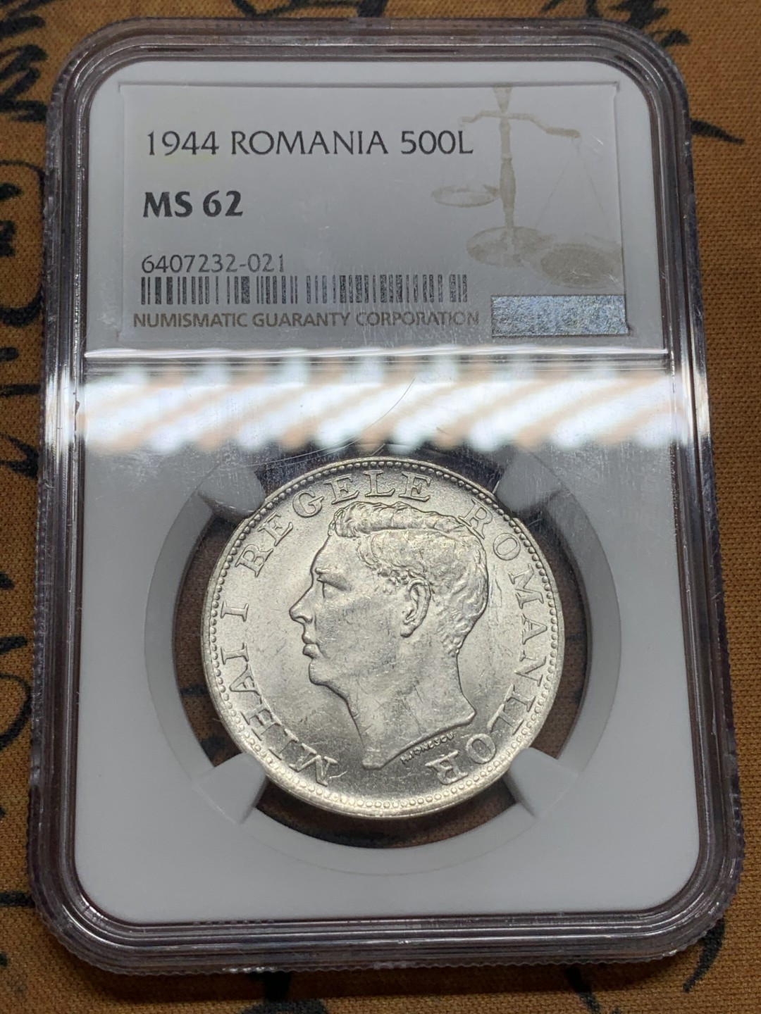 《竞宝斋》第85场-本周日，周一2场连拍（全场不限金额包邮） NGC-MS62 罗马尼亚 1944年 500列伊 银币 最近热门品种 有潜力