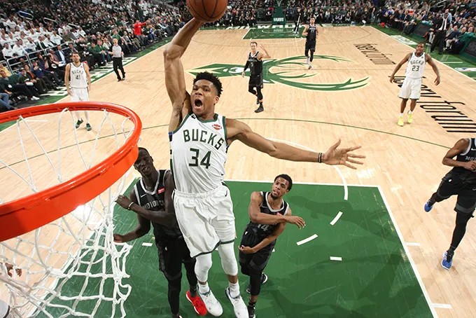 零元拍：两届MVP 下赛季冠军大热 字母哥 亲笔签名球衣，希腊怪兽，现役TOP5球员 2次MVP一次FMVP。权威认证机构JSA官方证书，美国HP公司出品