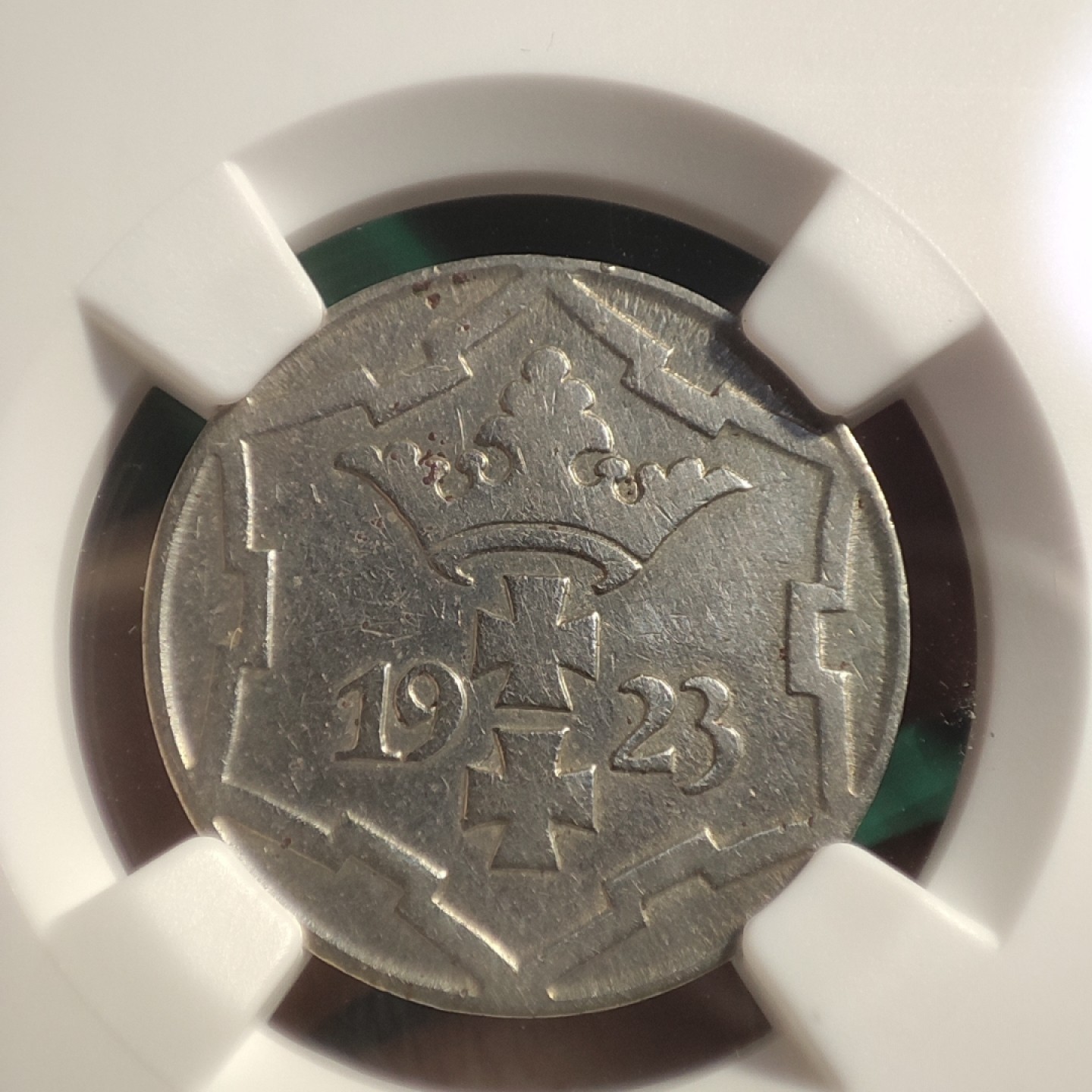 gush小明22818周四 NGC但泽自由市10芬妮