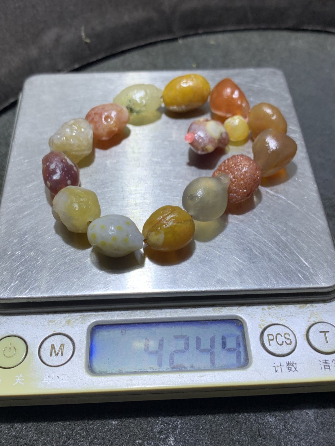 天然戈壁糖心玛瑙原石手串一条！