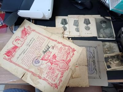 苏联勋章2022年8月拍卖  第四期8月15日-8月18日晚上9点 - 苏联奖章证件一大套攻克城市大奖状非常少见全部一个人获得 还有各种照片详情看简介