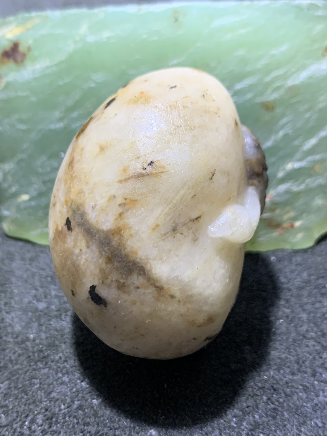 精美亚光战国红玛瑙俏色巧雕鸵鸟把件一个