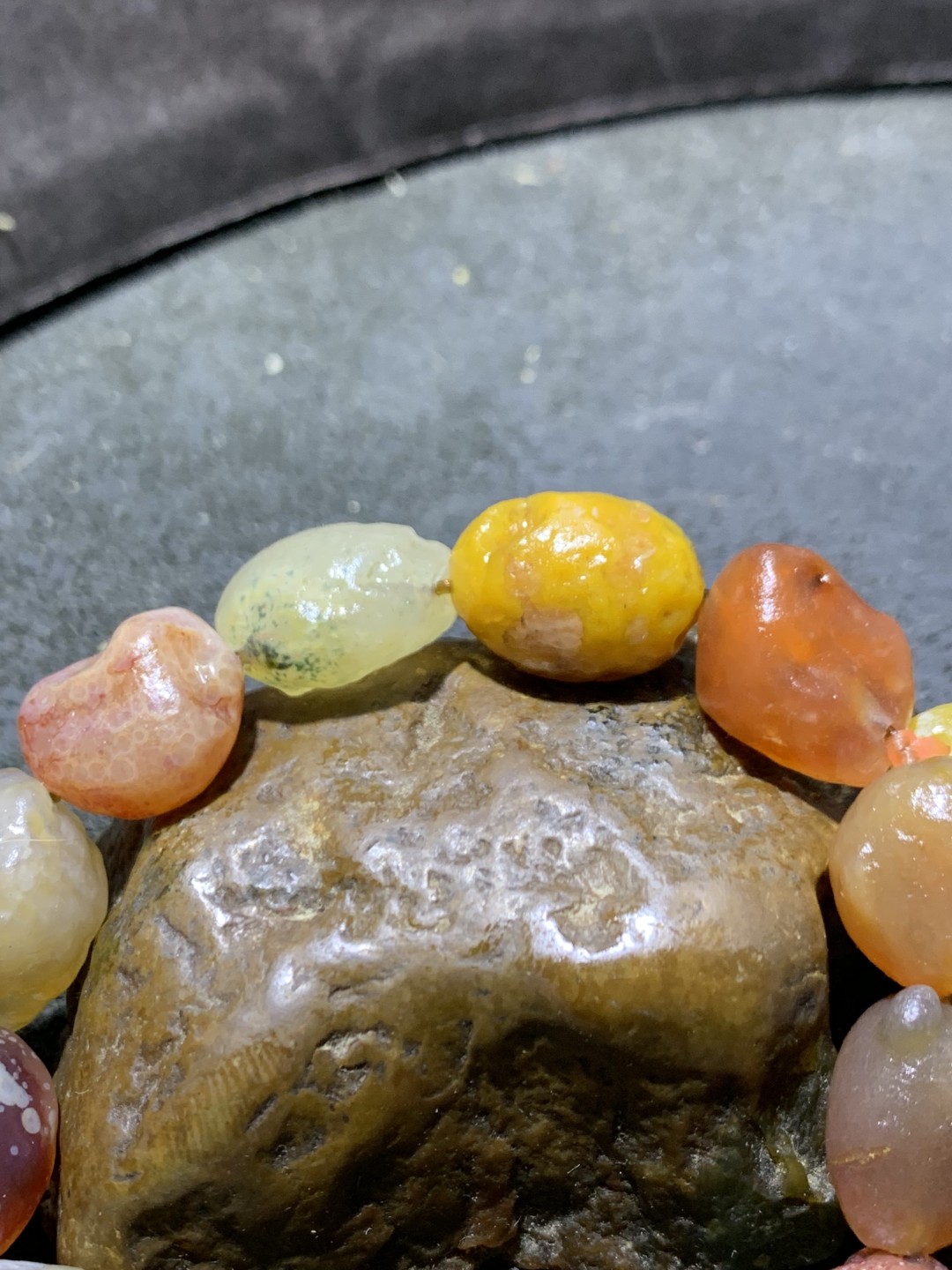 天然戈壁糖心玛瑙原石手串一条！