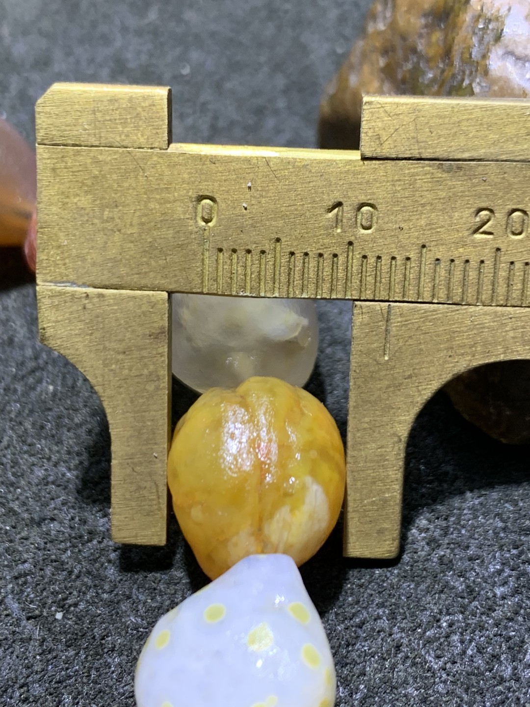天然戈壁糖心玛瑙原石手串一条！