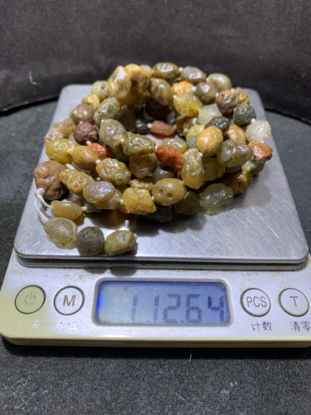 精美阿拉善戈壁筋脉玛瑙原石108项链一条，