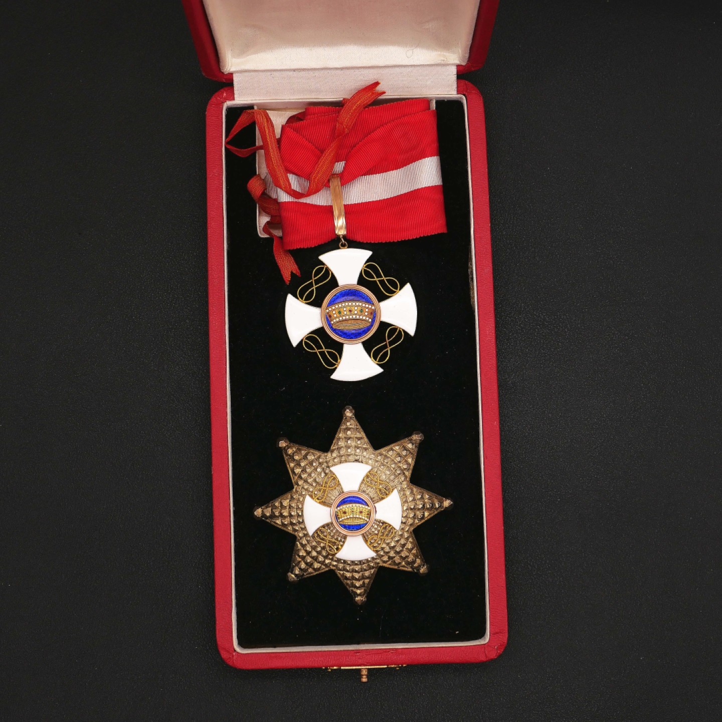 勋章奖章交易所8月20日群拍 金质银质意大利大军官级王冠勋章