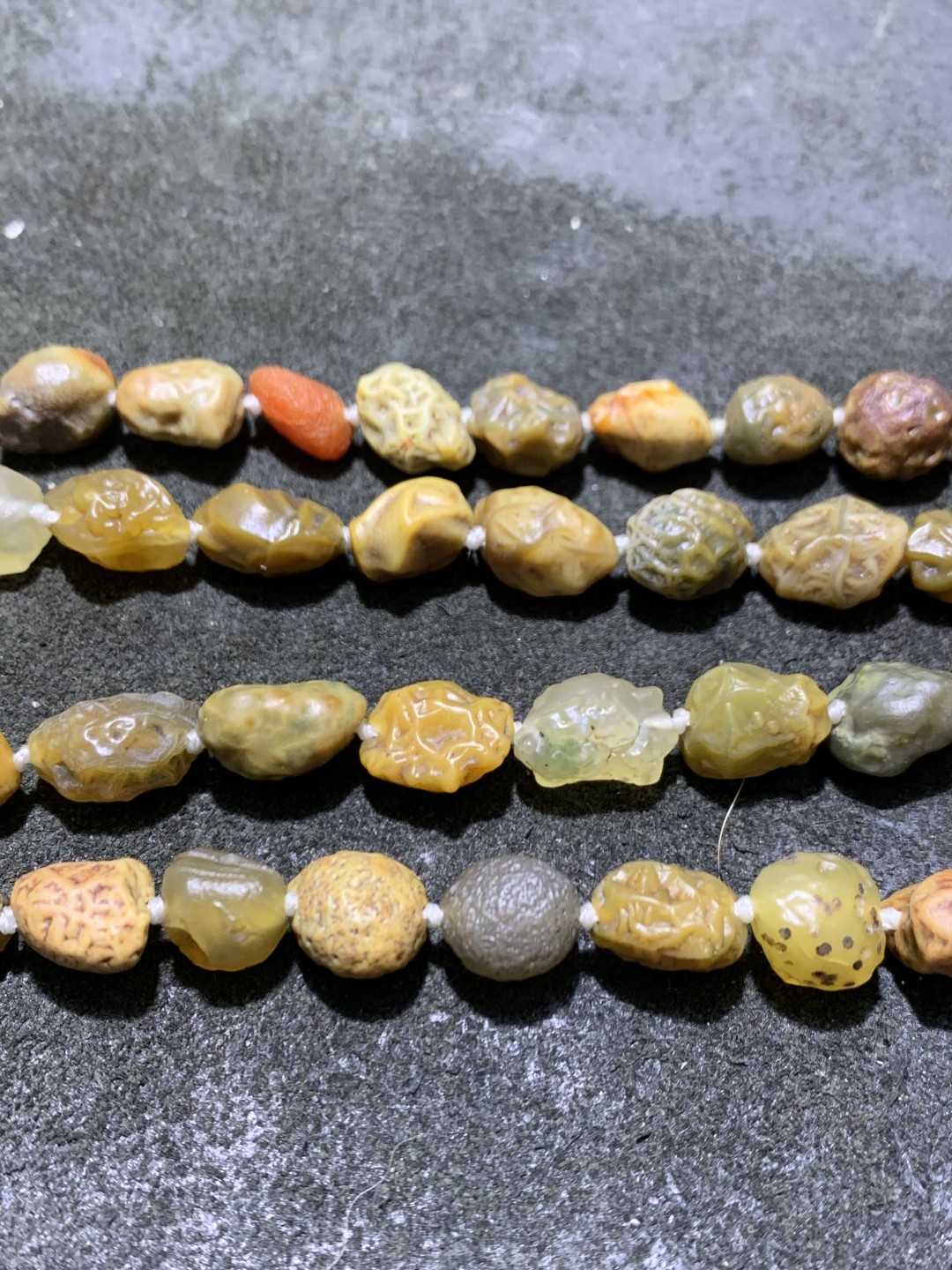 精美阿拉善戈壁筋脉玛瑙原石108项链一条，