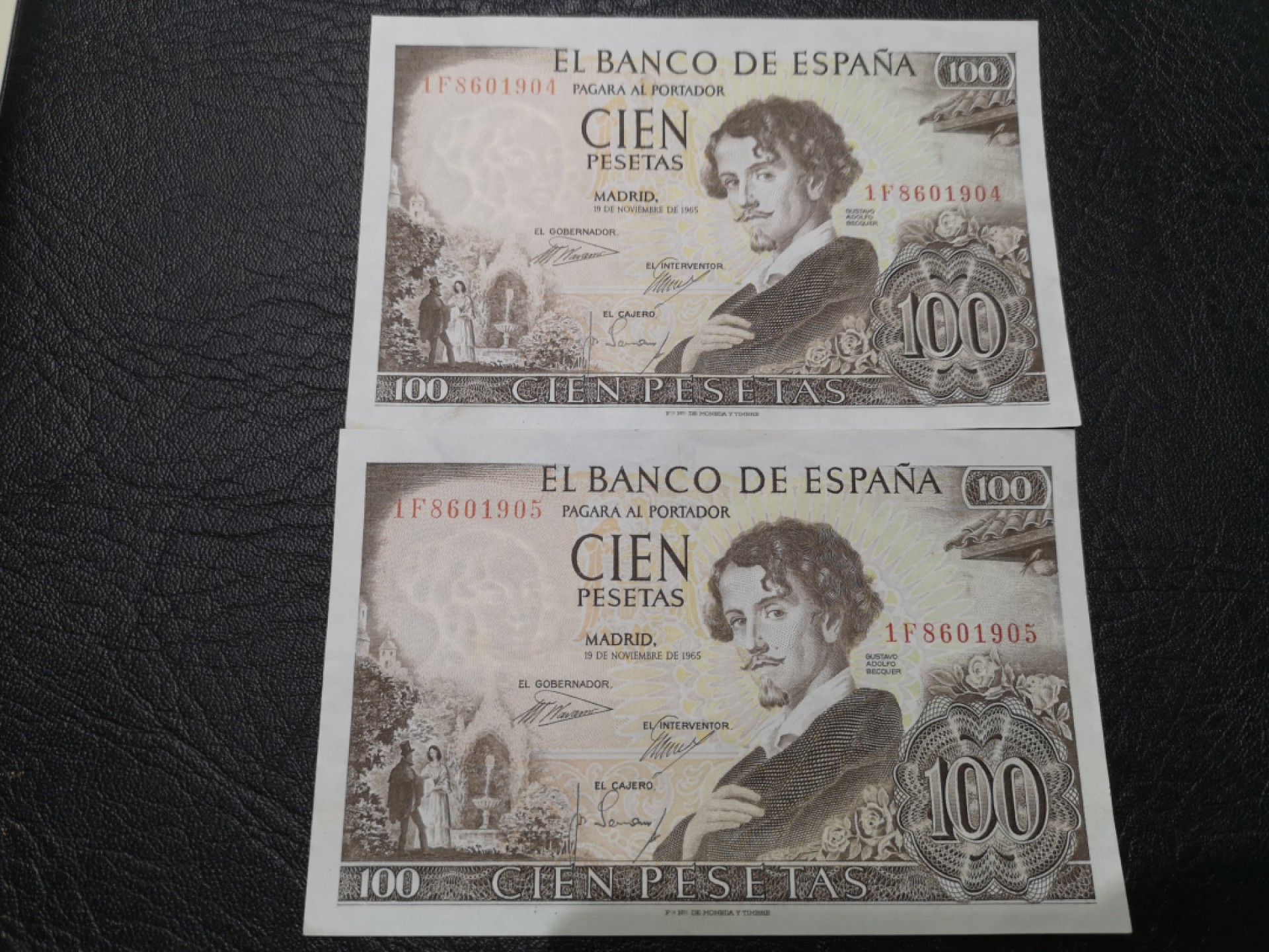 《外钞收藏家》第一百九十六期 1965年西班牙100比塞塔 连号两张 近全新有几个小压痕