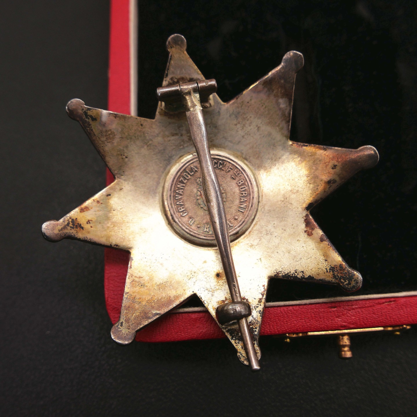 勋章奖章交易所8月20日群拍 金质银质意大利大军官级王冠勋章