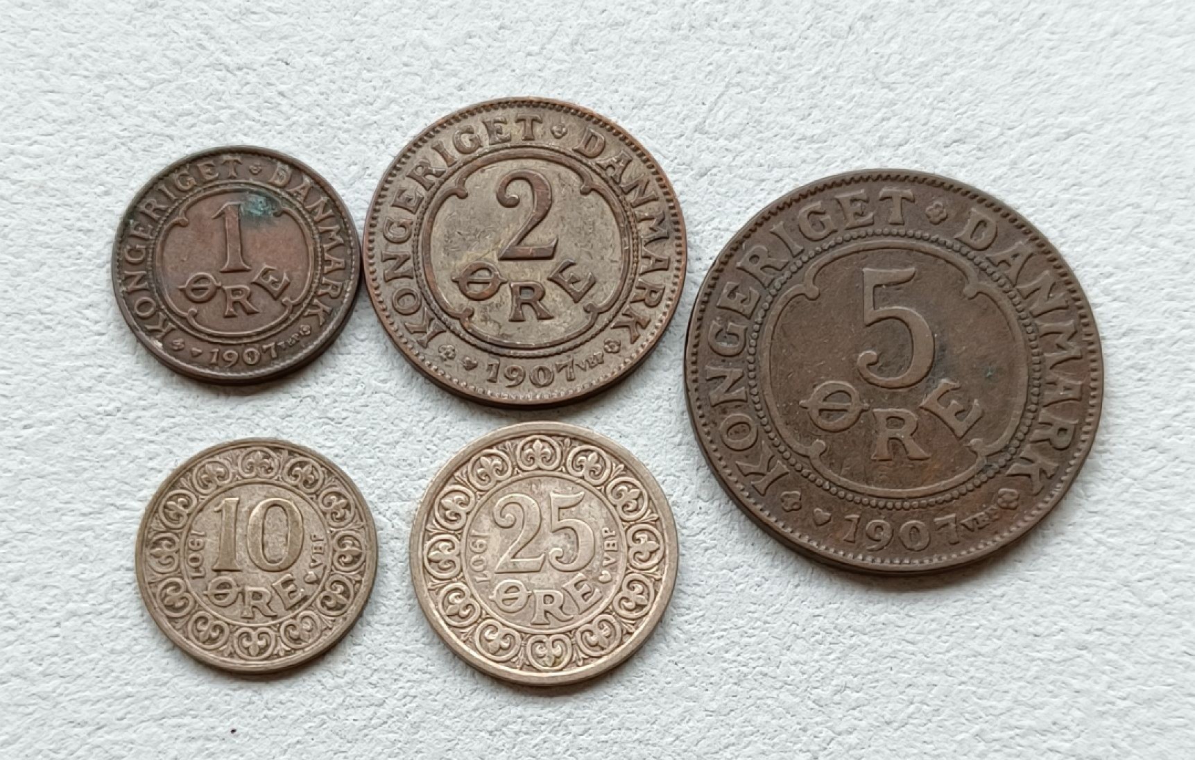 彼得堡世界钱币勋章拍卖第13期，本周五8月19号晚七点半0元起拍