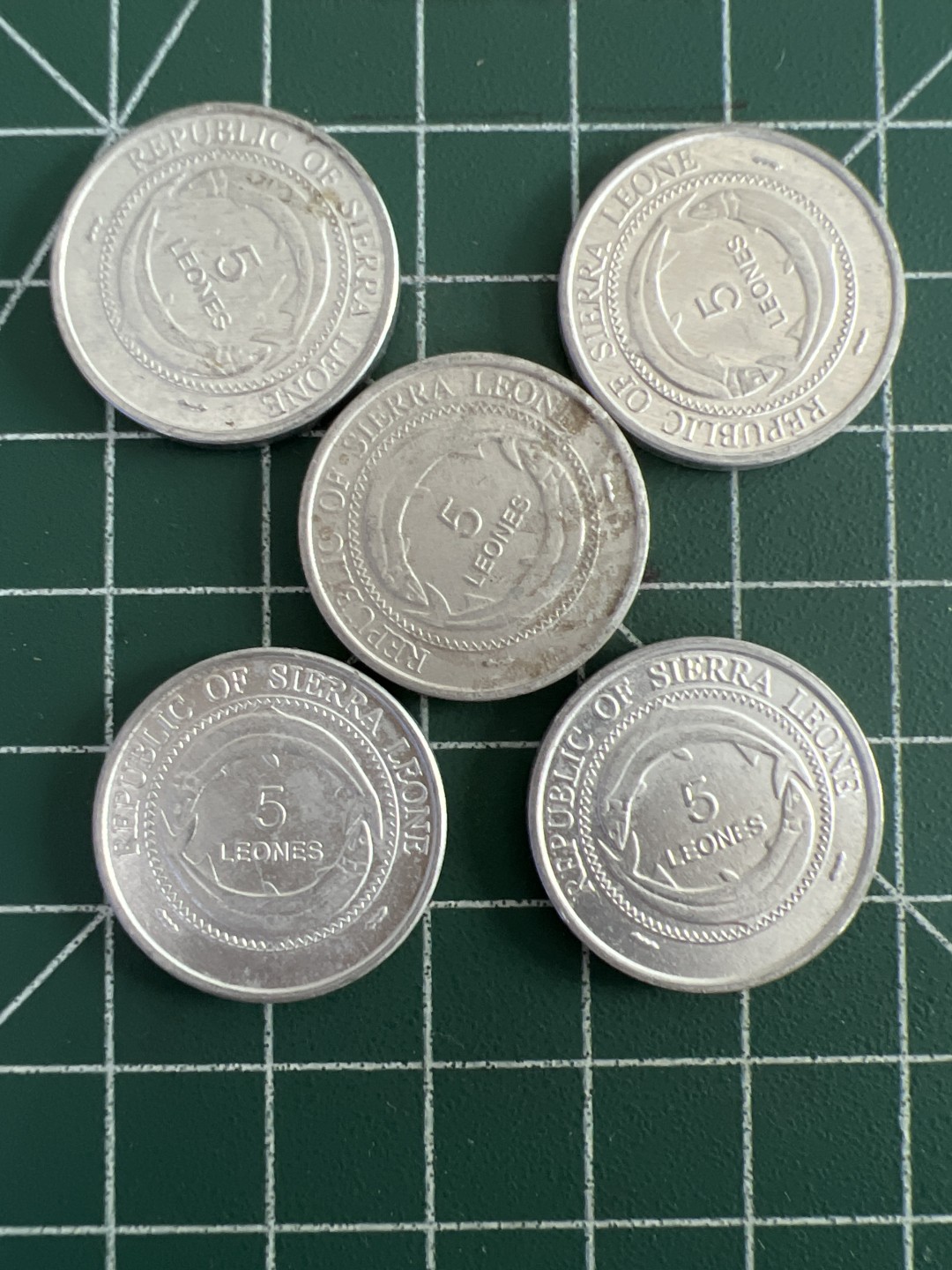 泡泡堂第六十期  世界硬币邮票专场（无押金，无佣金，捡漏，全场20包邮，偏远地区除外） 塞拉利昂小鸡5个