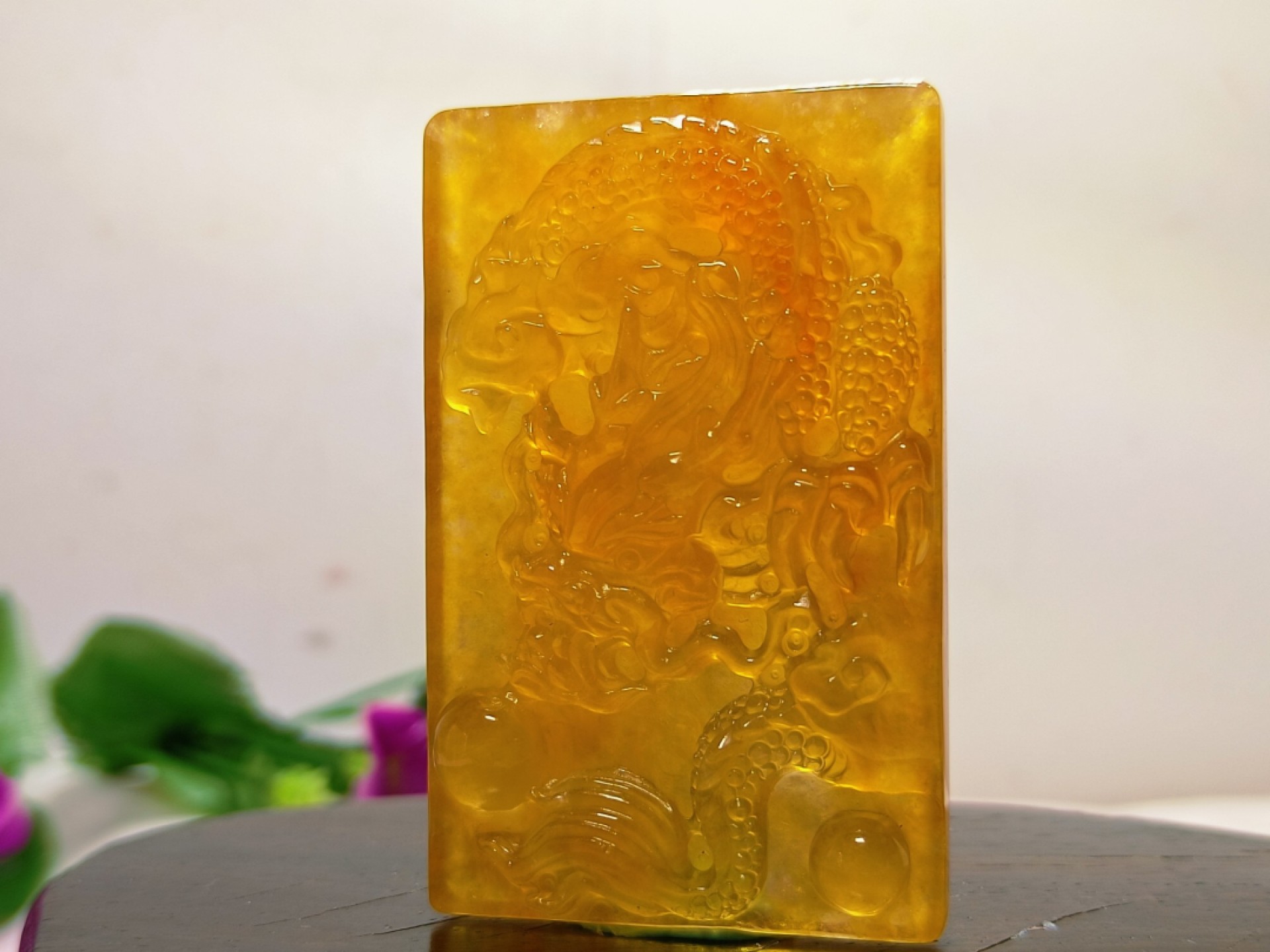 龙石种黄翡翠龙牌
