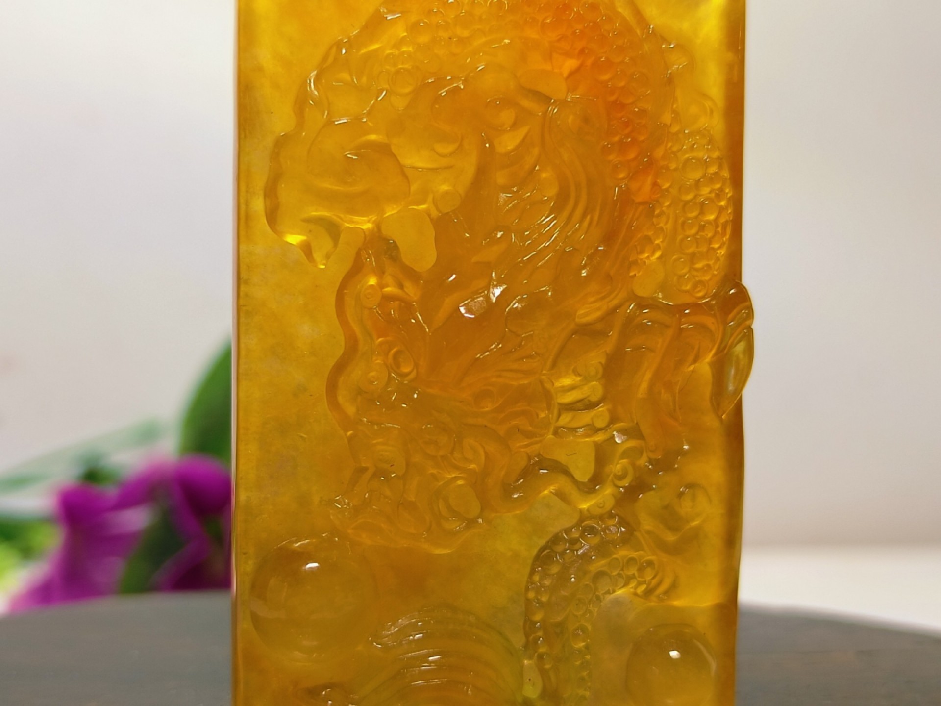 龙石种黄翡翠龙牌