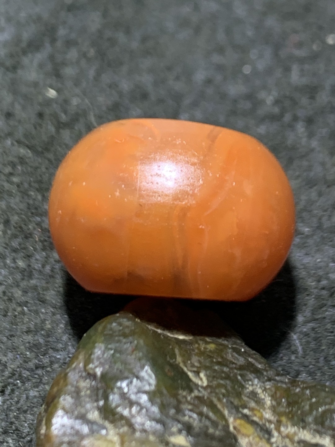 精美亚光保山南红玛瑙小墩子一个，