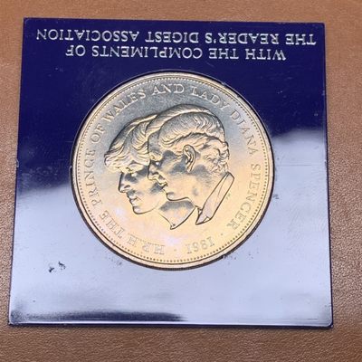 新店开业英国硬币克朗币专场（中拍就包挂号邮寄）零佣金！零佣金！零佣金！本店不需要托儿！第一老板诚信！第二漏得起！！ - 1981年黛安娜结婚纪念币1克朗镍币