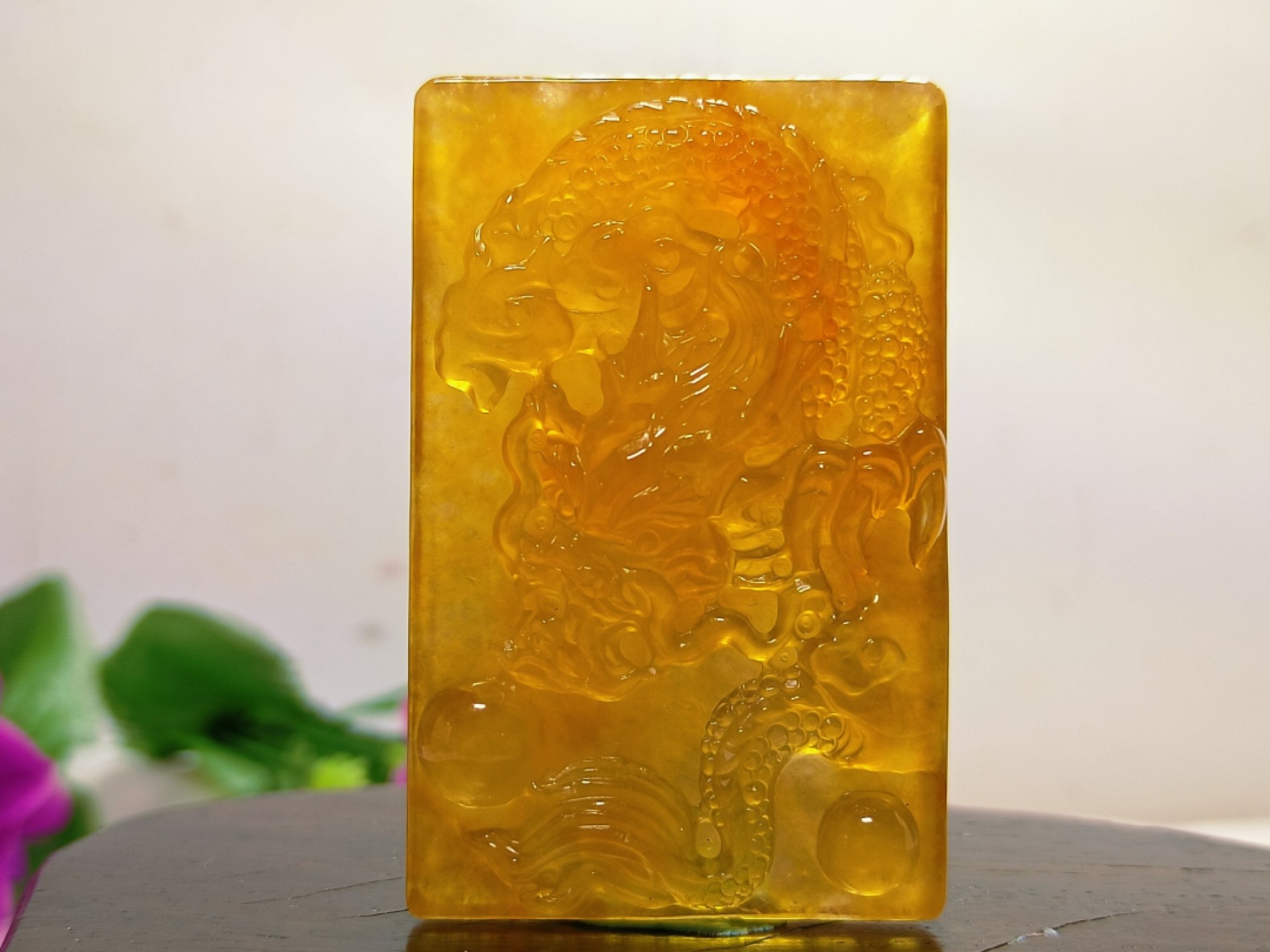 龙石种黄翡翠龙牌