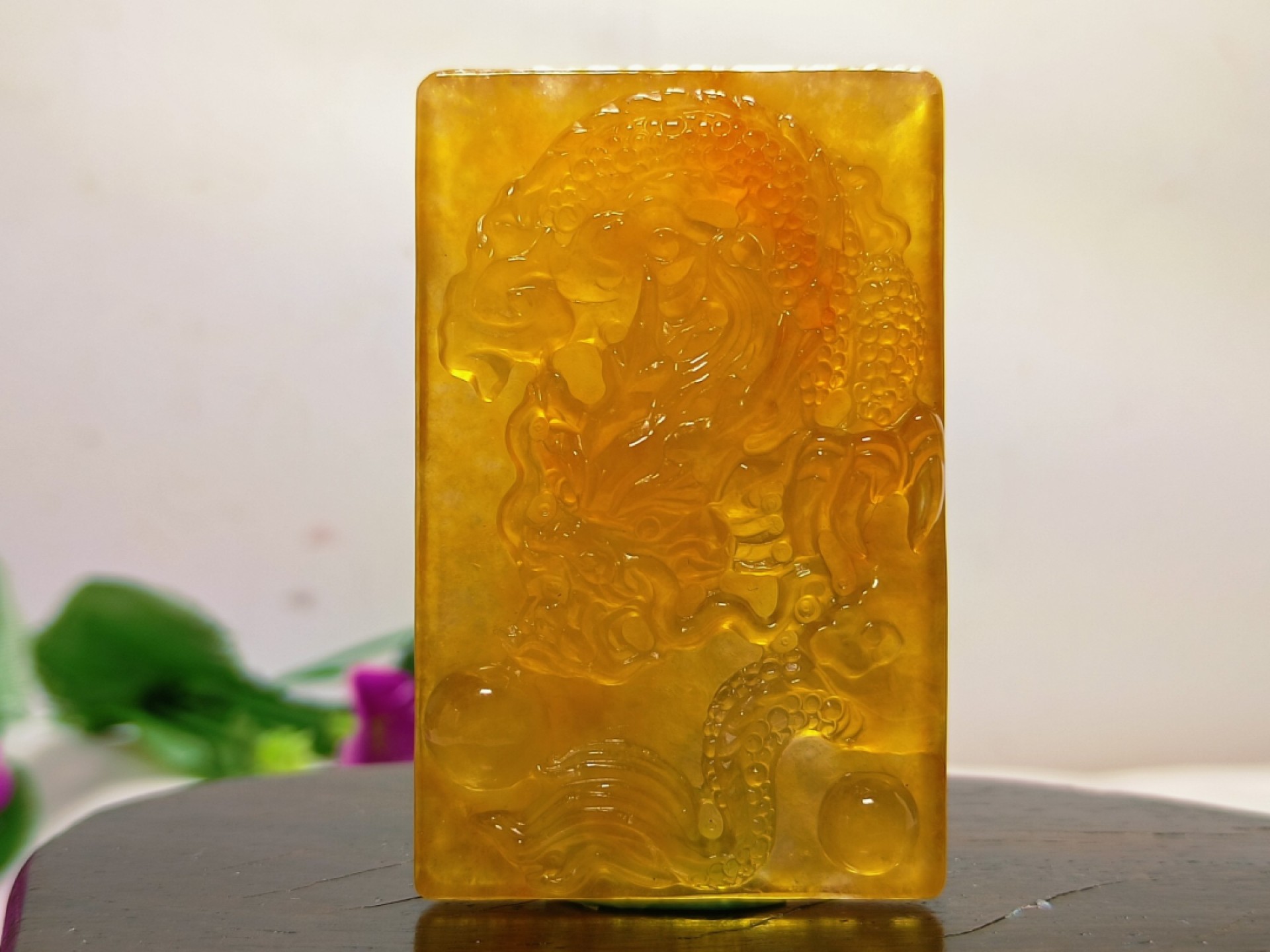 龙石种黄翡翠龙牌