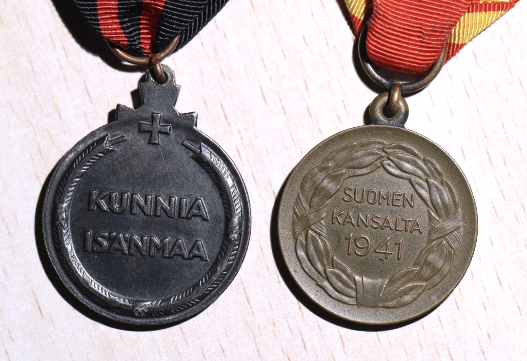 大猫徽章拍卖第200期 苏芬战争奖章两枚1:芬兰冬季战争奖章，2:芬兰二级自由奖章1941继续战争版