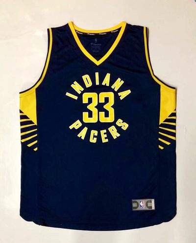 零元拍：高端版 NBA盖帽王迈尔斯·特纳 亲穿正版签字球衣！ - 零元拍：高端版 NBA盖帽王迈尔斯·特纳 亲穿正版签字球衣！