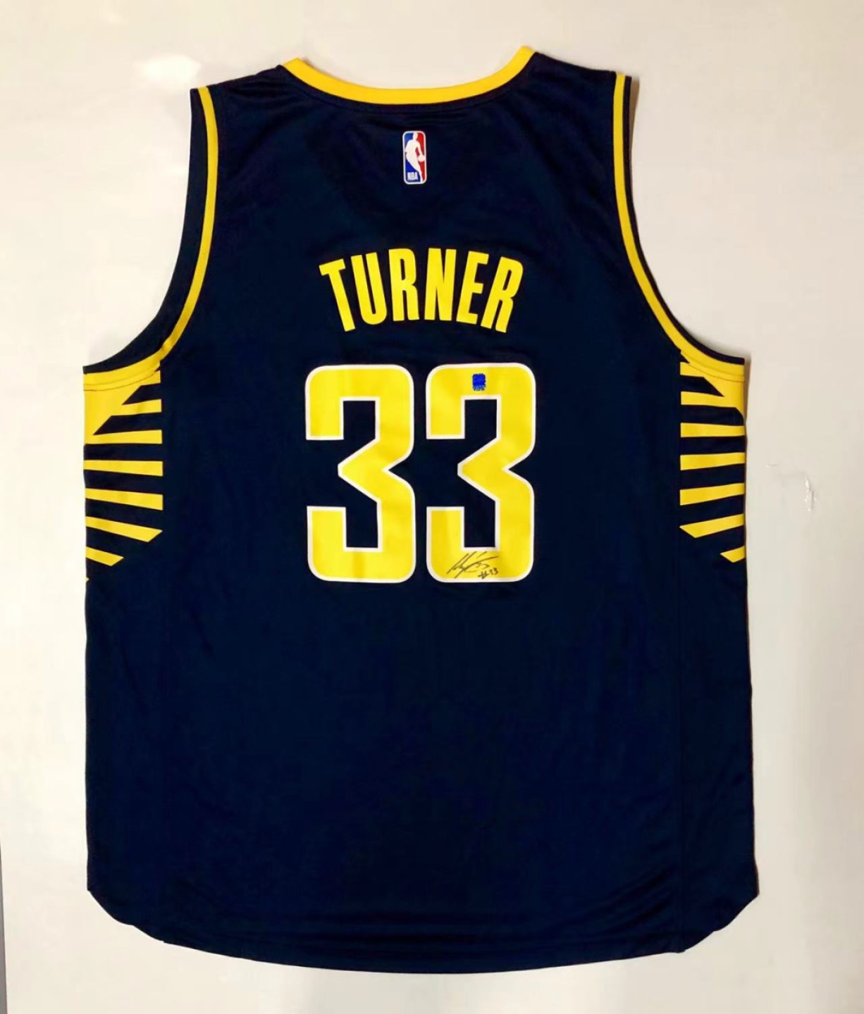 零元拍：高端版 NBA盖帽王迈尔斯·特纳 亲穿正版签字球衣！