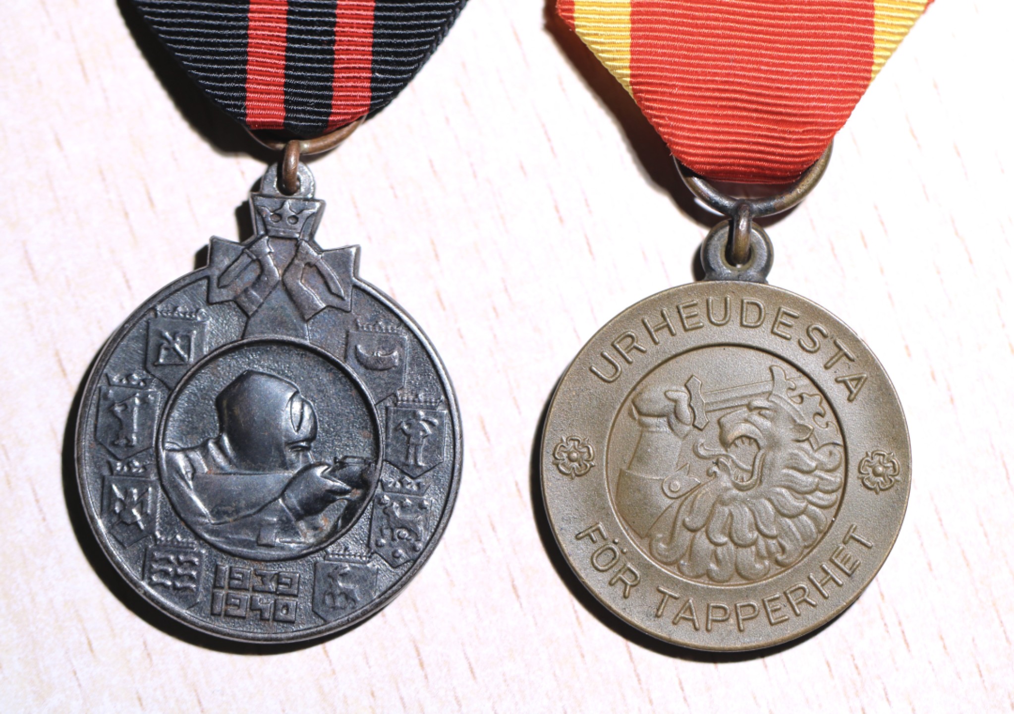 大猫徽章拍卖第200期 苏芬战争奖章两枚1:芬兰冬季战争奖章，2:芬兰二级自由奖章1941继续战争版