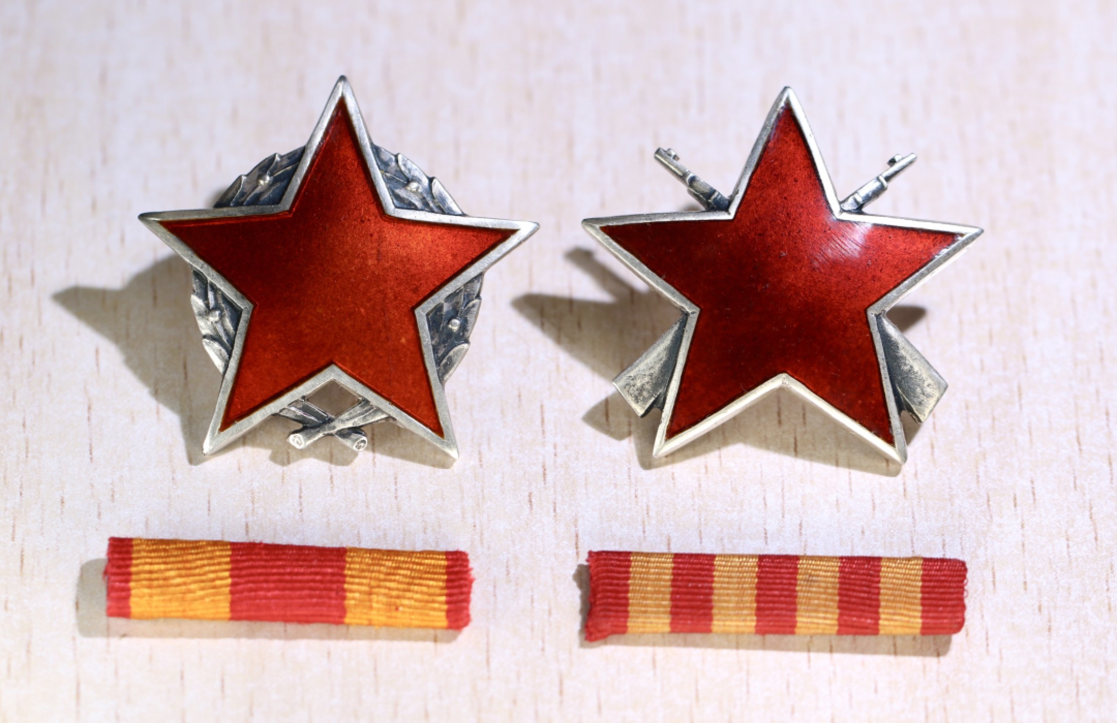 大猫徽章拍卖第200期 南斯拉夫游击队之星二 三级。萨版 