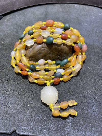 精美天然阿拉善108彩珠玛瑙项链(手串)一条， - 精美天然阿拉善108彩珠玛瑙项链(手串)一条，