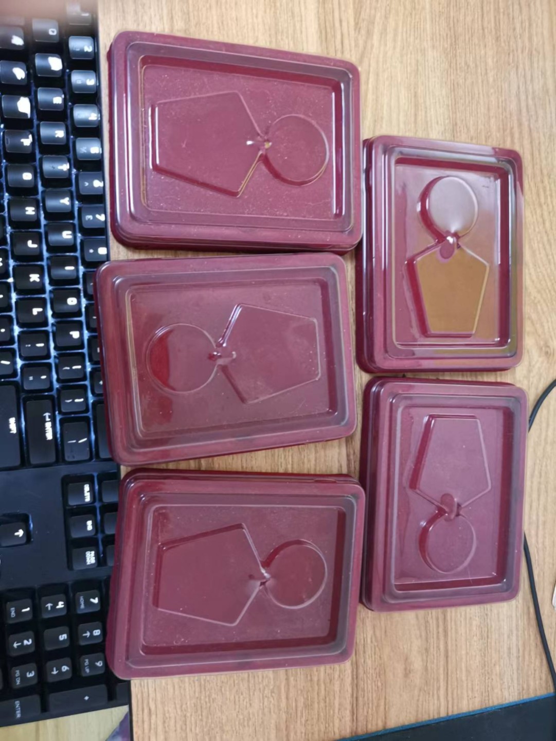 苏联勋章2022年8月拍卖   第五期8月22日-8月25日晚上9点 苏联奖章盒子五个