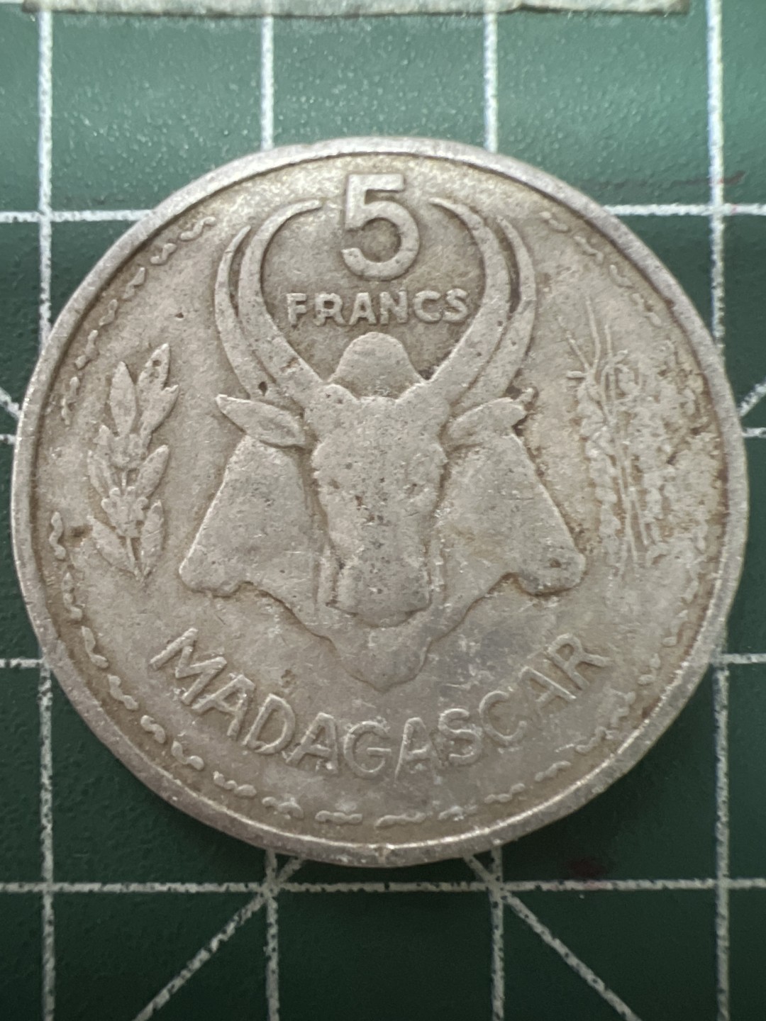 泡泡堂第六十四期  世界硬币专场（无押金，无佣金，捡漏，全场20包邮，偏远地区除外） 法属马达加斯加5F