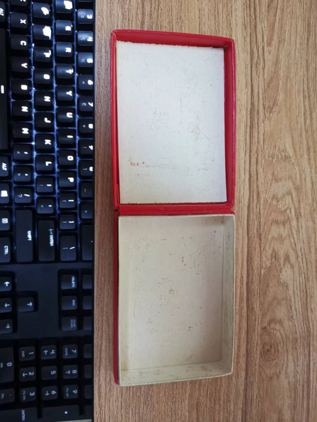 苏联勋章2022年8月拍卖   第五期8月22日-8月25日晚上9点 苏联勋章盒子