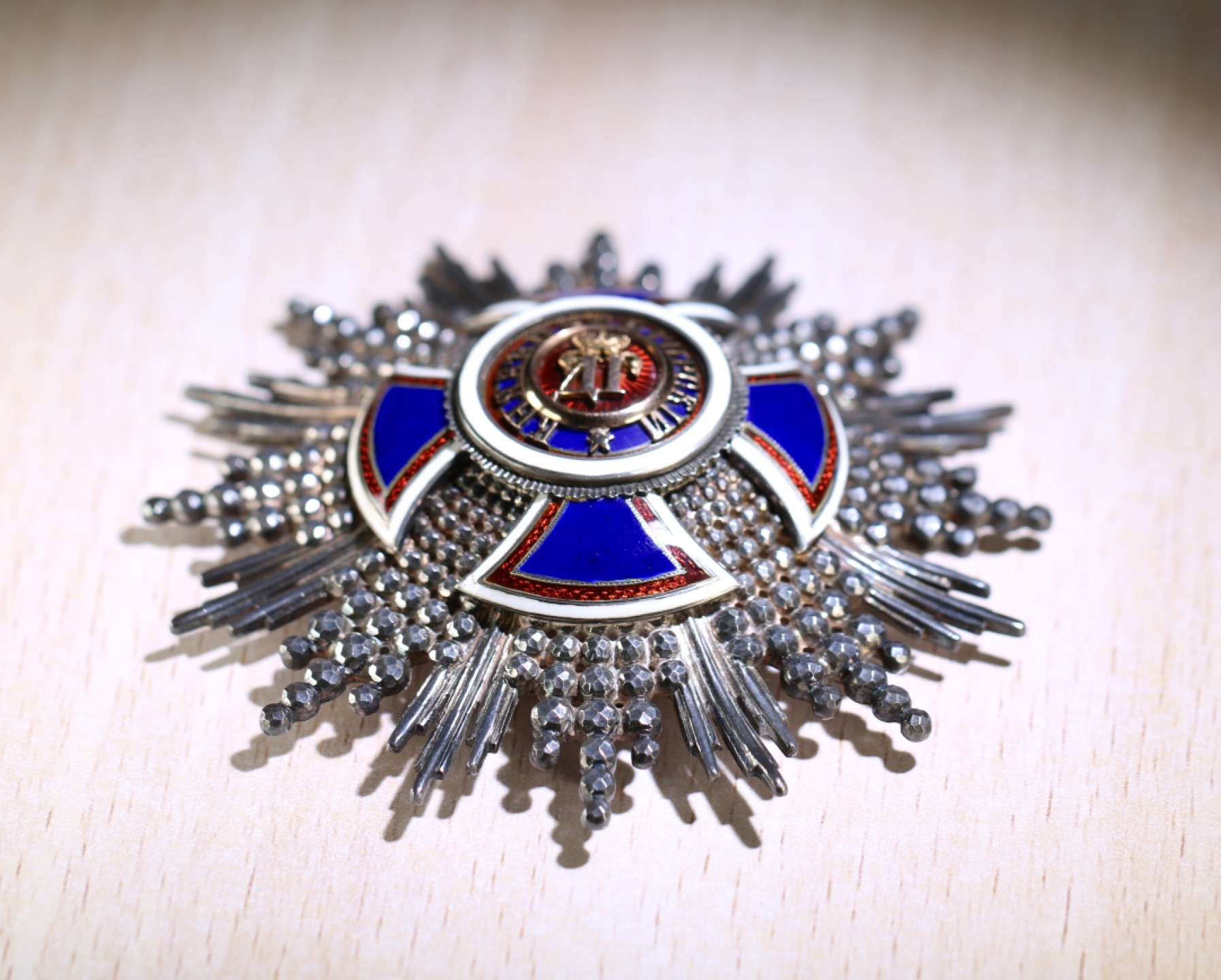 大猫徽章拍卖第200期  黑山王国大十字级达尼洛王子勋章