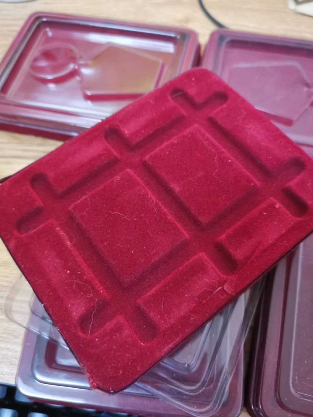 苏联勋章2022年8月拍卖   第五期8月22日-8月25日晚上9点 苏联奖章盒子五个