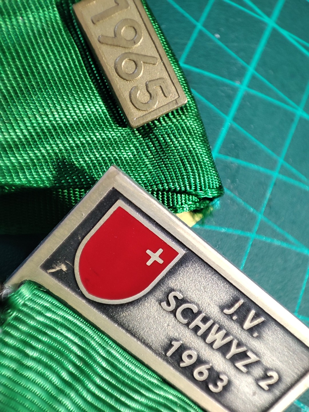 gush小明220825周四 瑞士射击节纪念章二枚