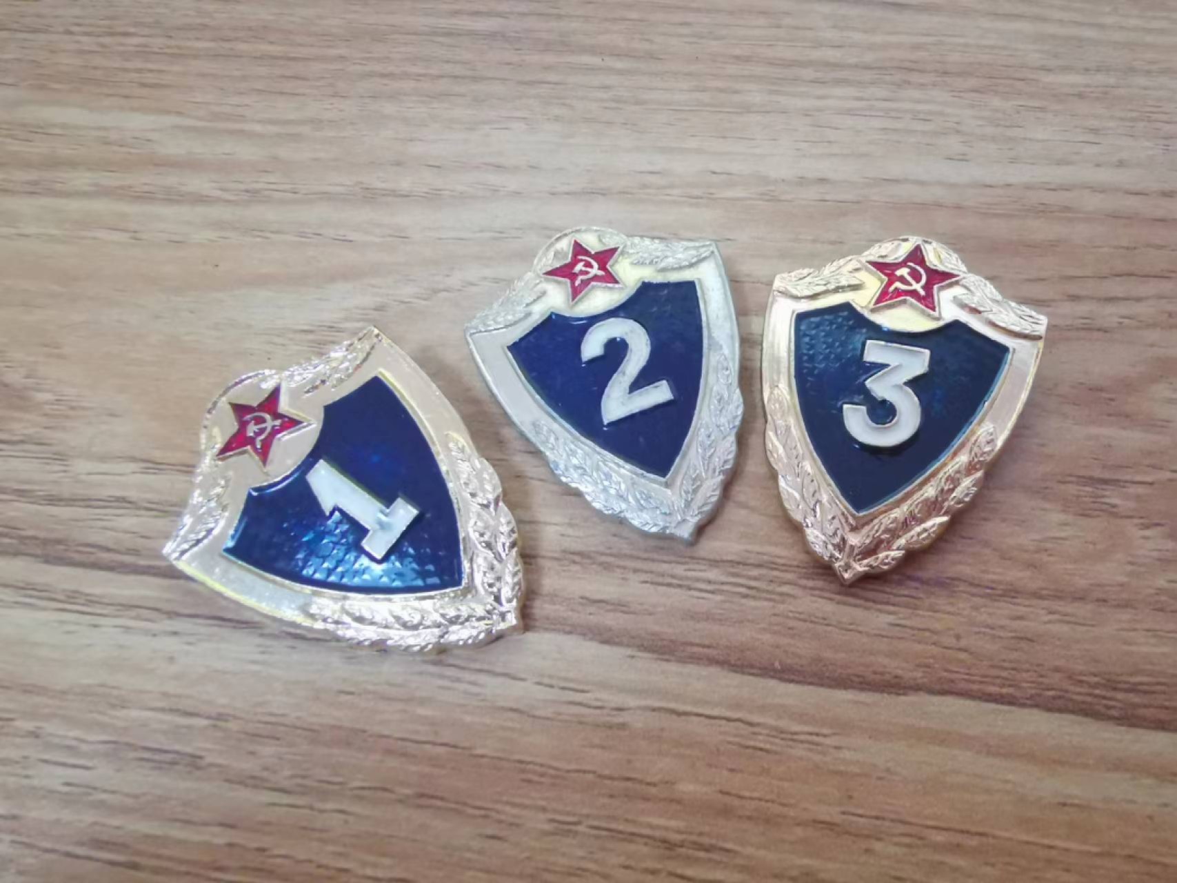 苏联勋章2022年8月拍卖   第五期8月22日-8月25日晚上9点 苏联徽章等级123