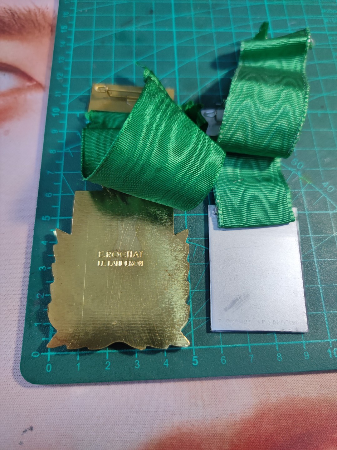 gush小明220825周四 瑞士射击节纪念章二枚