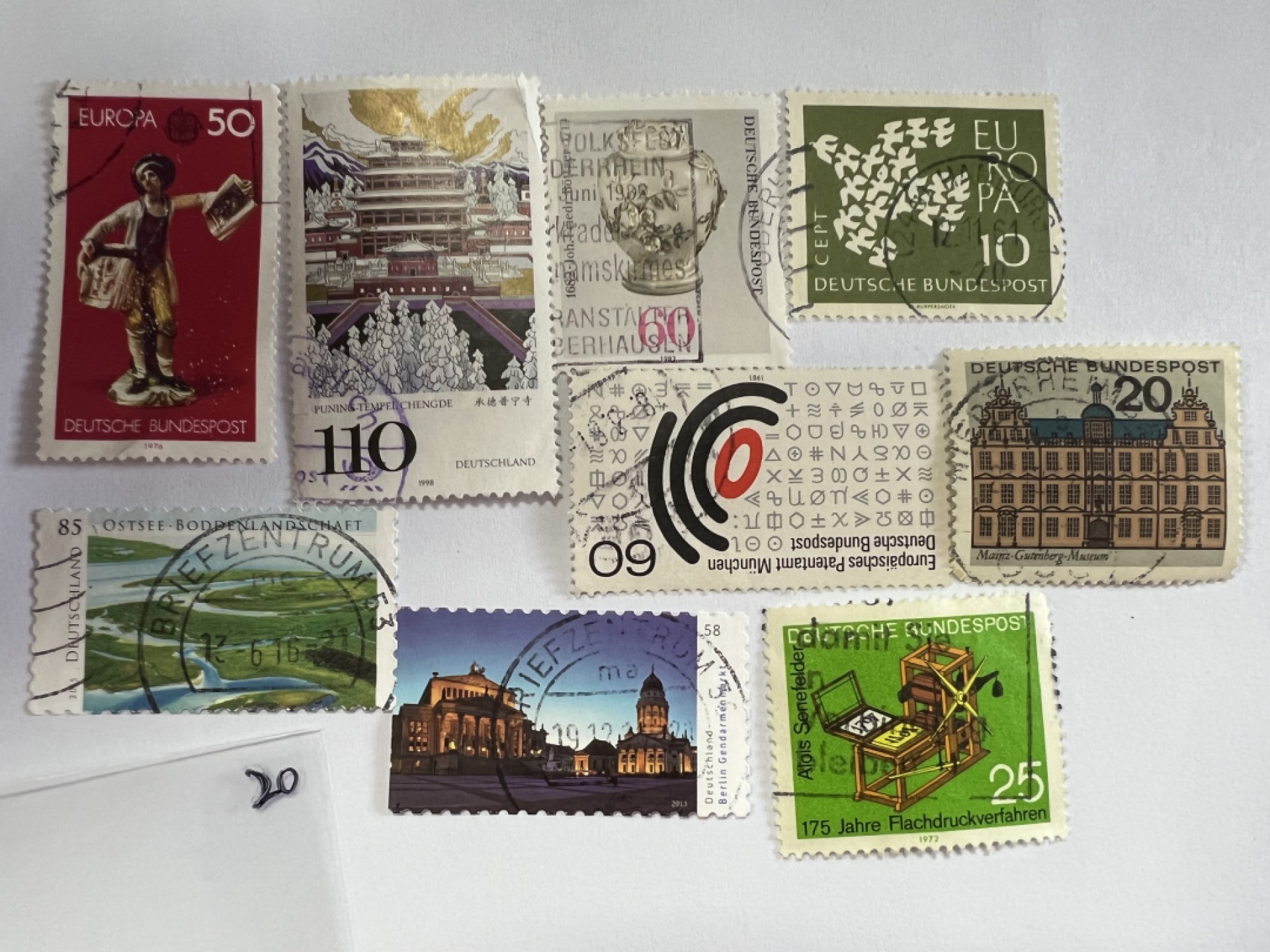 泡泡堂第六十五期  世界硬币专场（无押金，无佣金，捡漏，全场20包邮，偏远地区除外） 邮票20