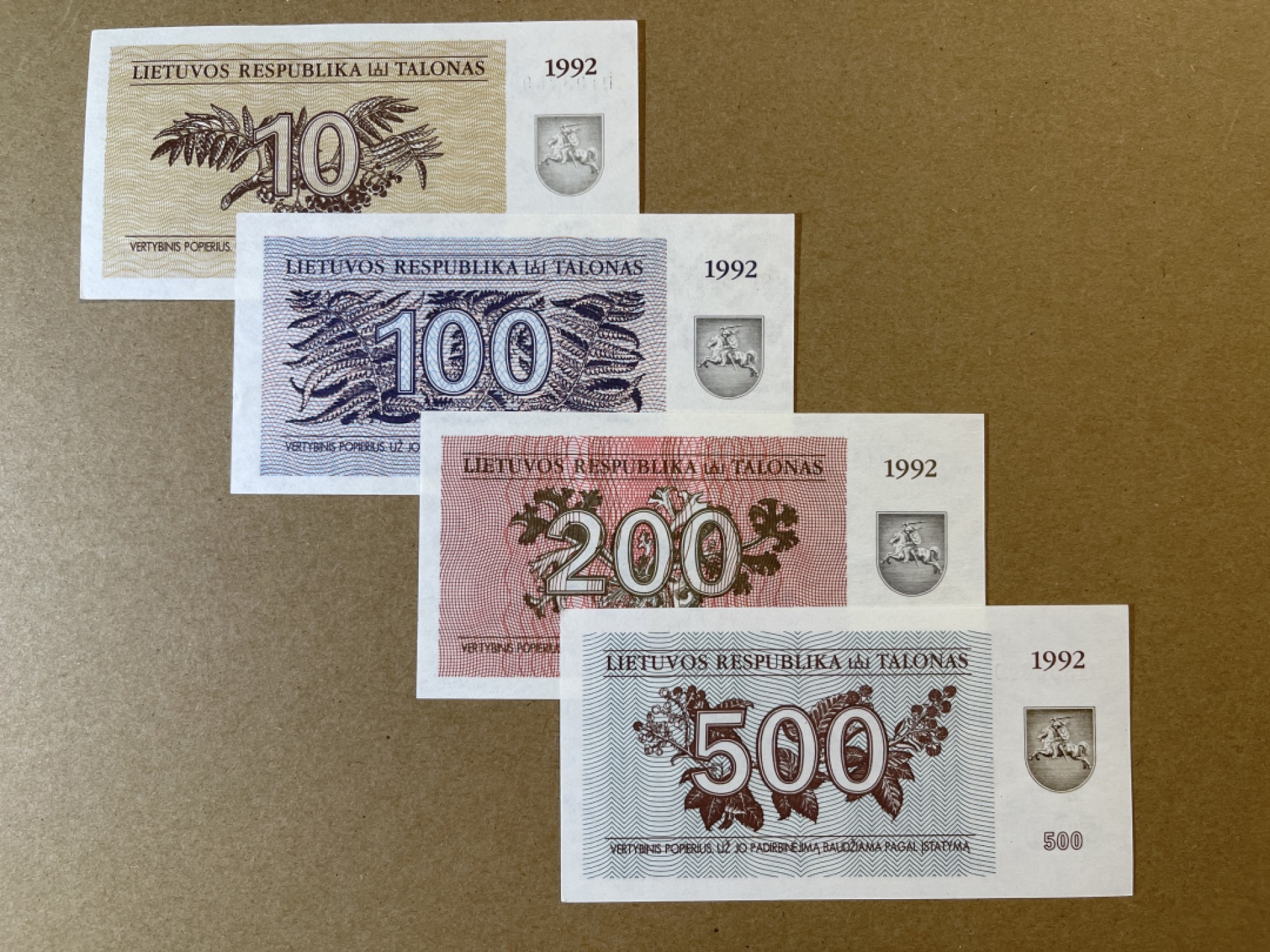《张总收藏》70期——外币精品 立陶宛10-500元4张 UNC 1992年动物版 小尺寸版本