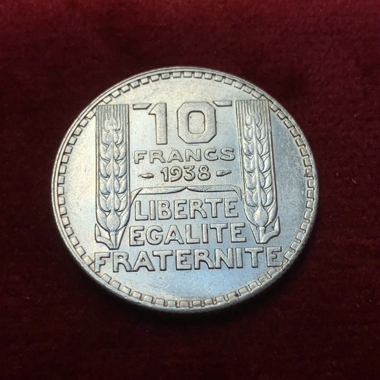 《竞宝斋》第89场-本周日，周一，周四，3场连拍（全场不限金额包邮） 1938年干净底板法国10法郎 银币