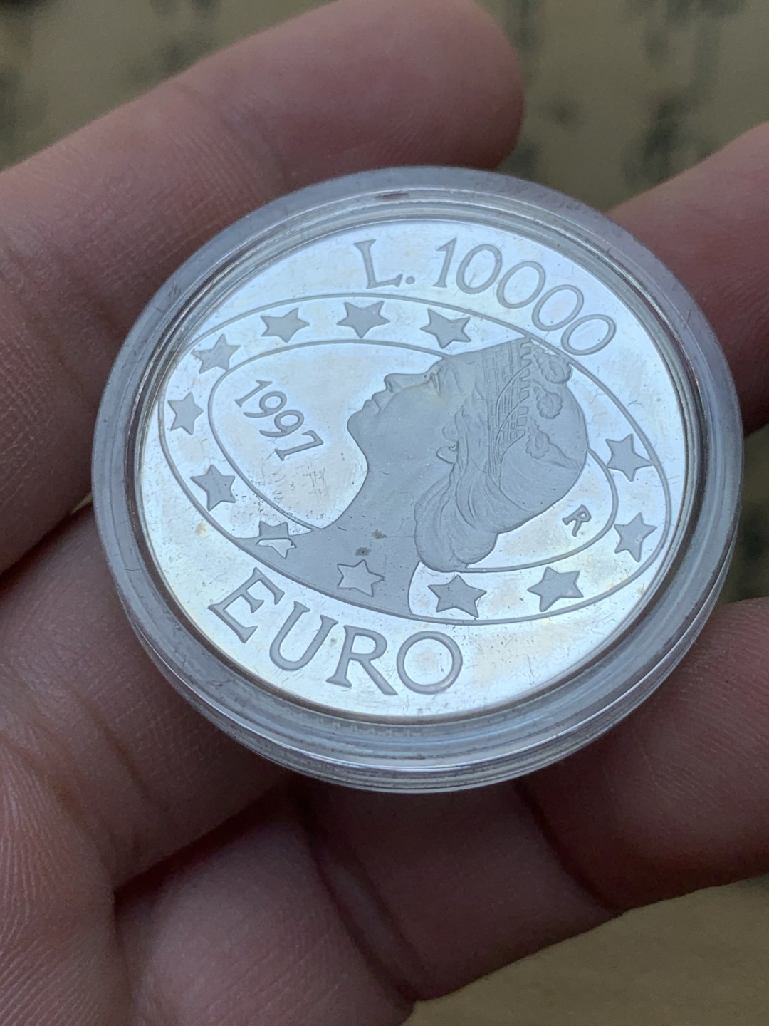 《竞宝斋》第89场-本周日，周一，周四，3场连拍（全场不限金额包邮） 原盒证书 圣马力诺 1997年女神头像 10000里拉精制大银币 22克 835银