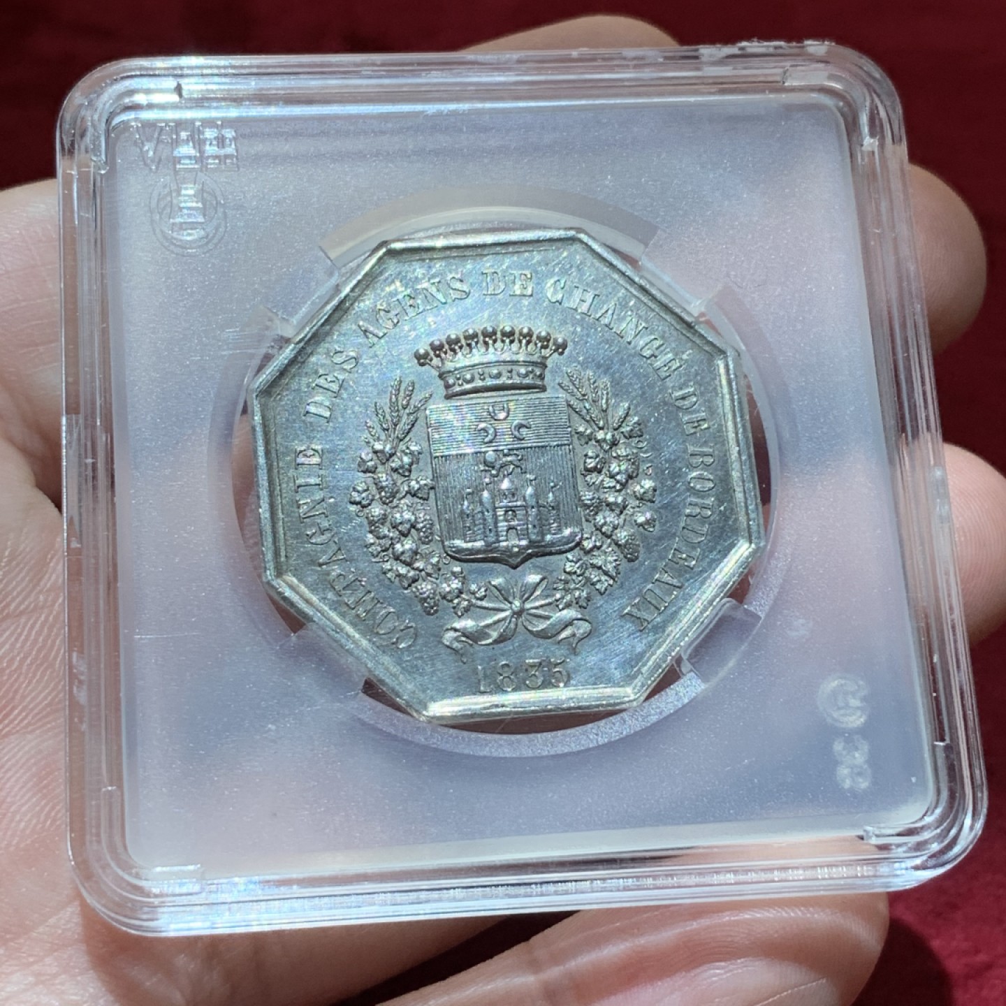 《竞宝斋》第89场-本周日，周一，周四，3场连拍（全场不限金额包邮） 1835年 法国波尔多股票代理公司八角银质代币  重量：18.7克；边铭：手指➕银标